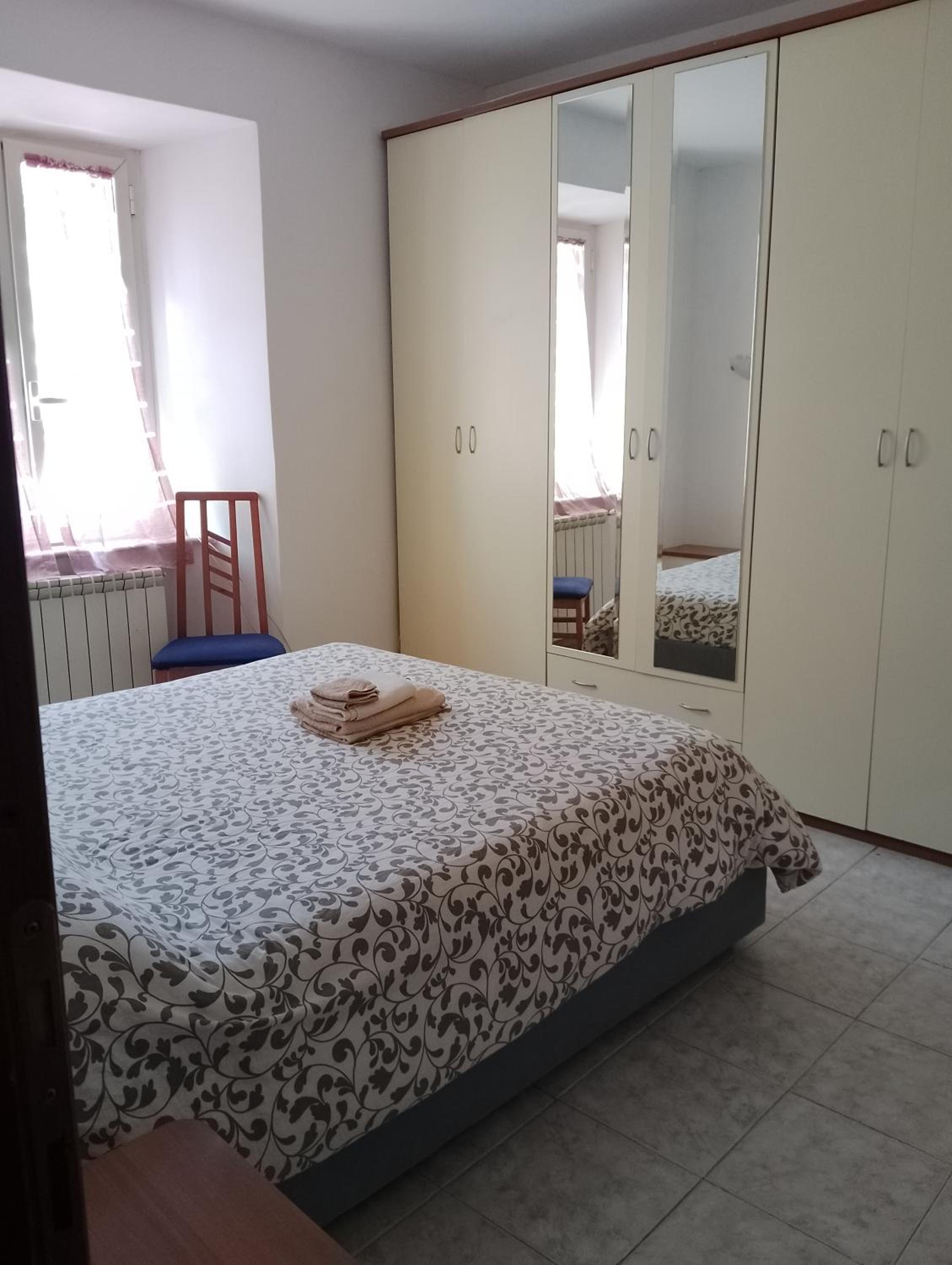 Family Room with Private Bathroom - Photo 25