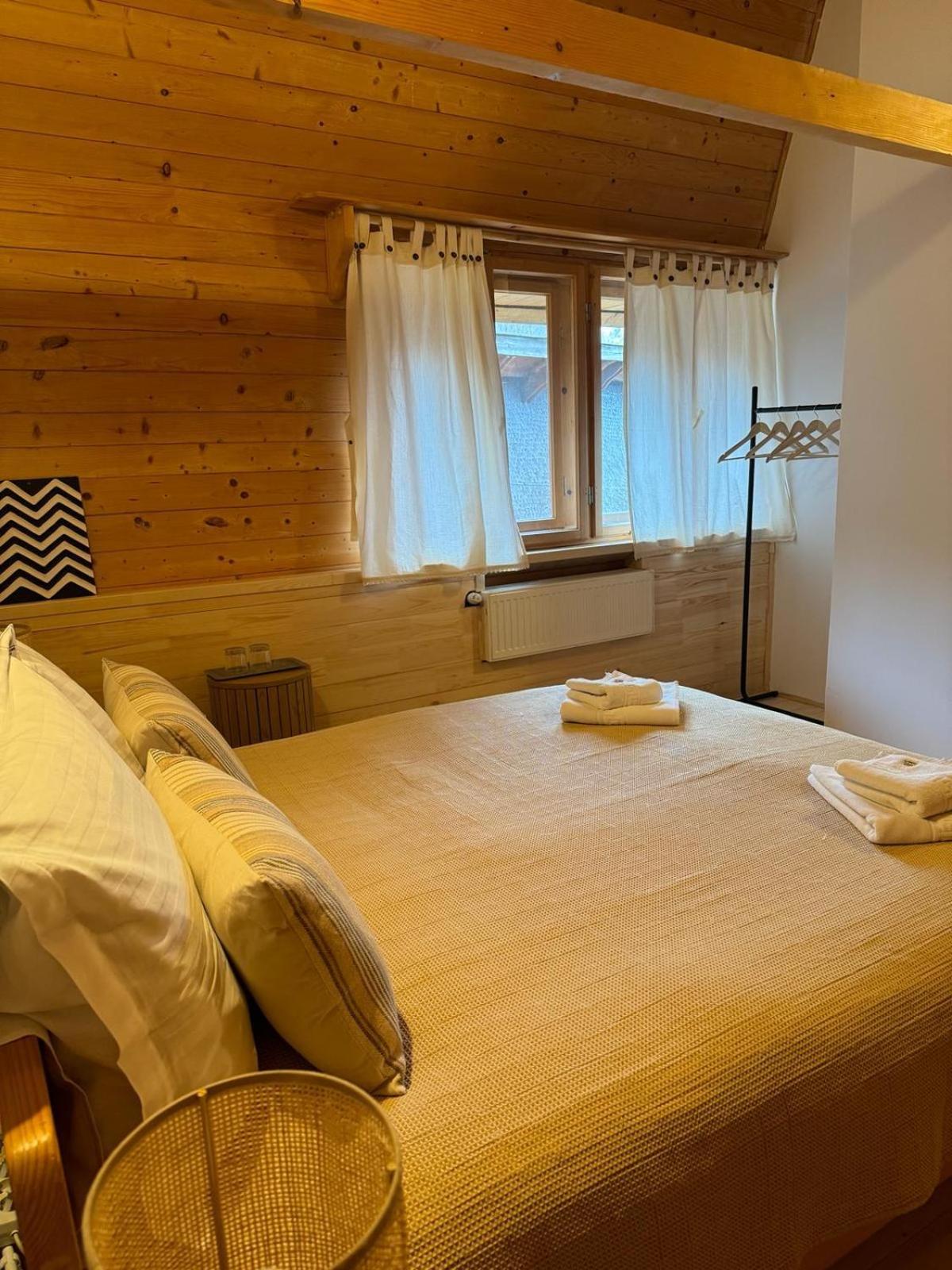Double Room - Photo 7