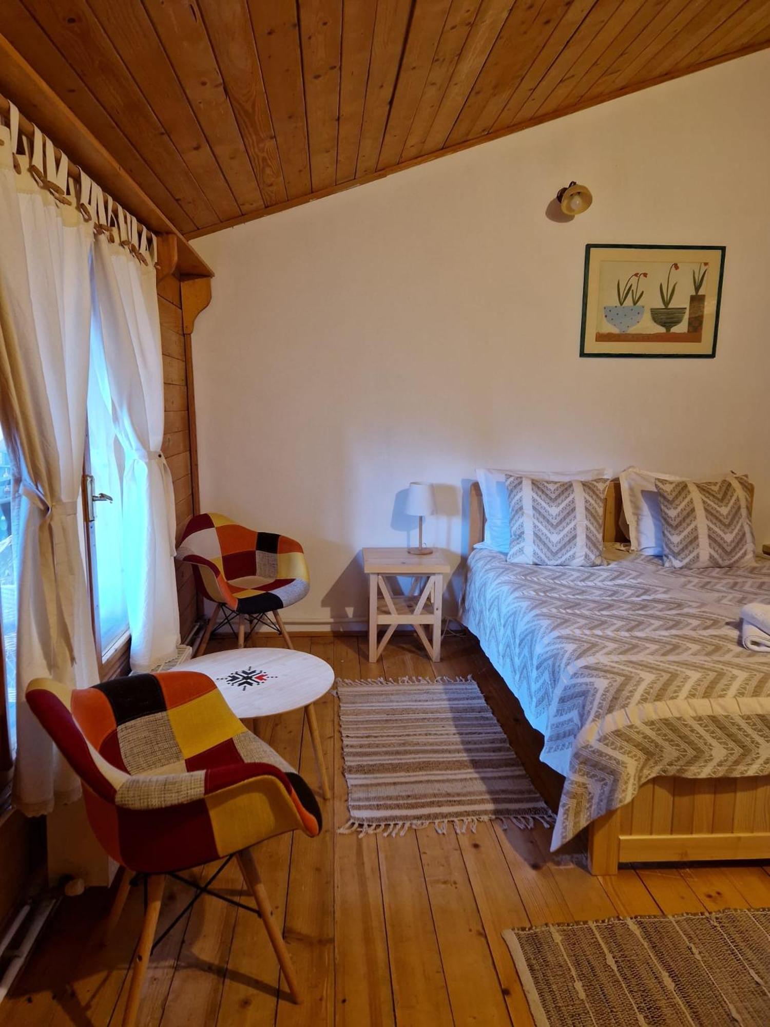 Double Room - Photo 6