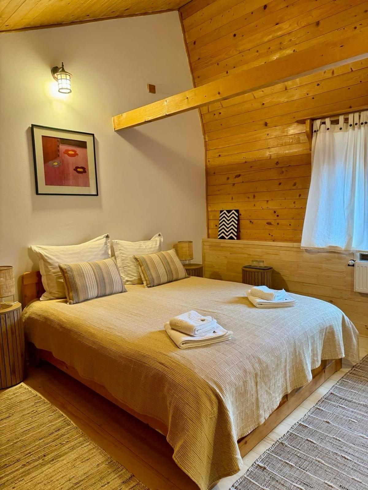 Double Room - Photo 8