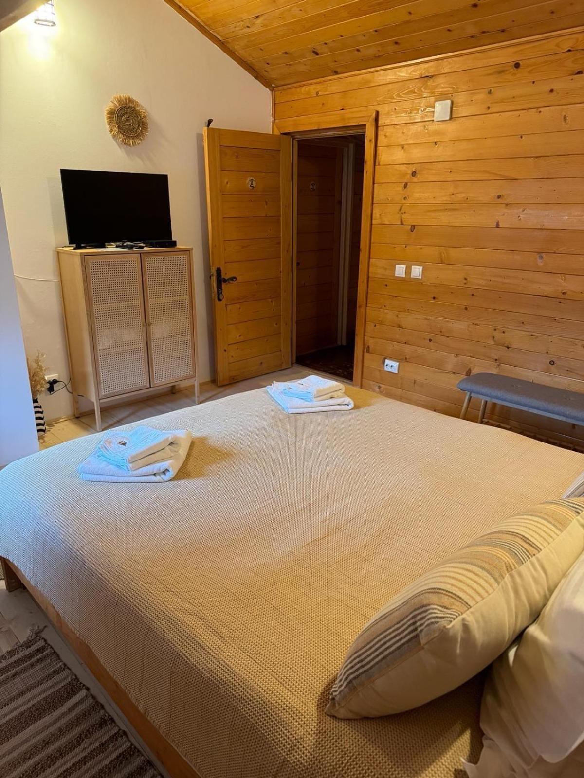 Double Room - Photo 3