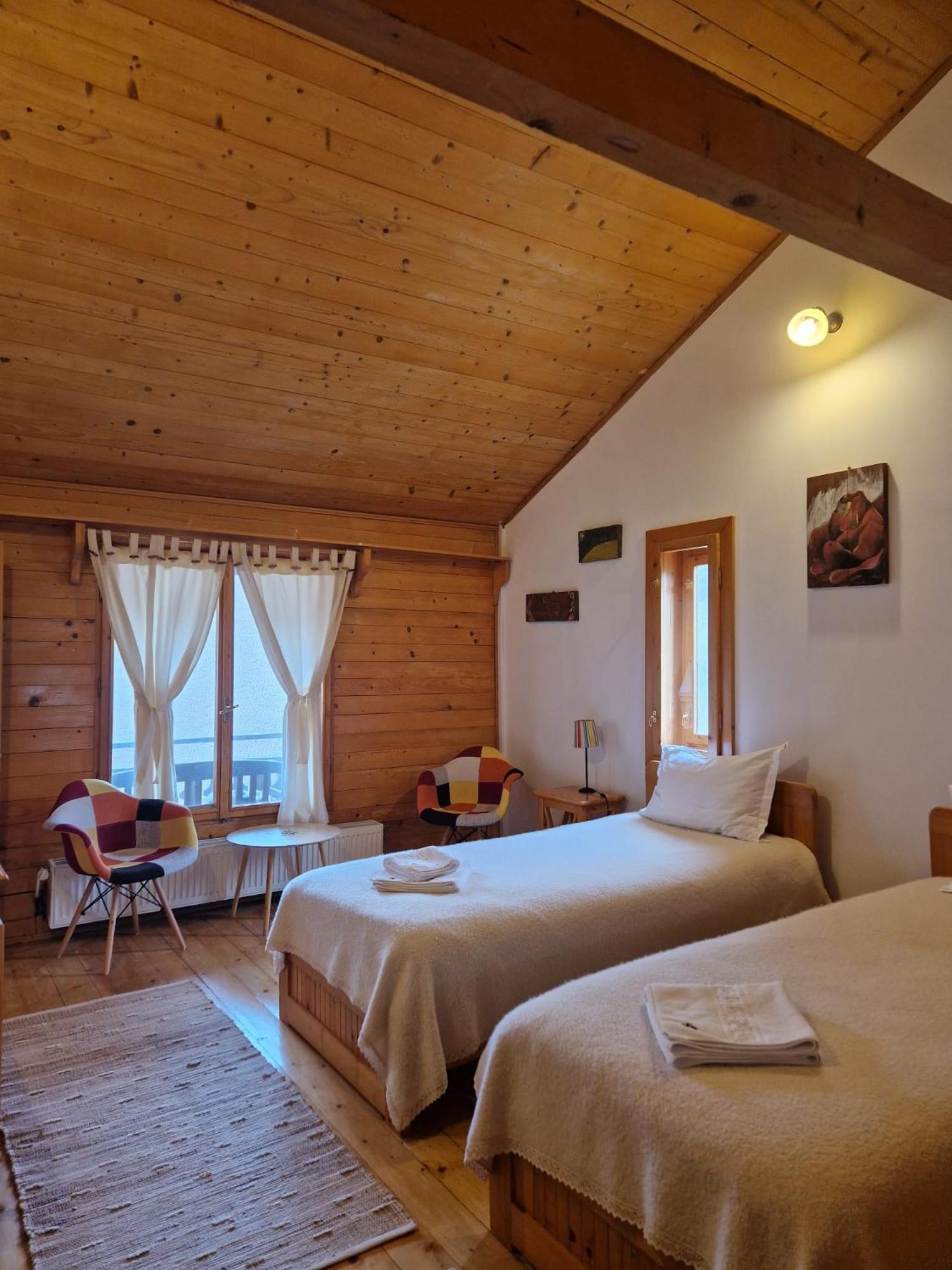 Twin Room - Photo 1