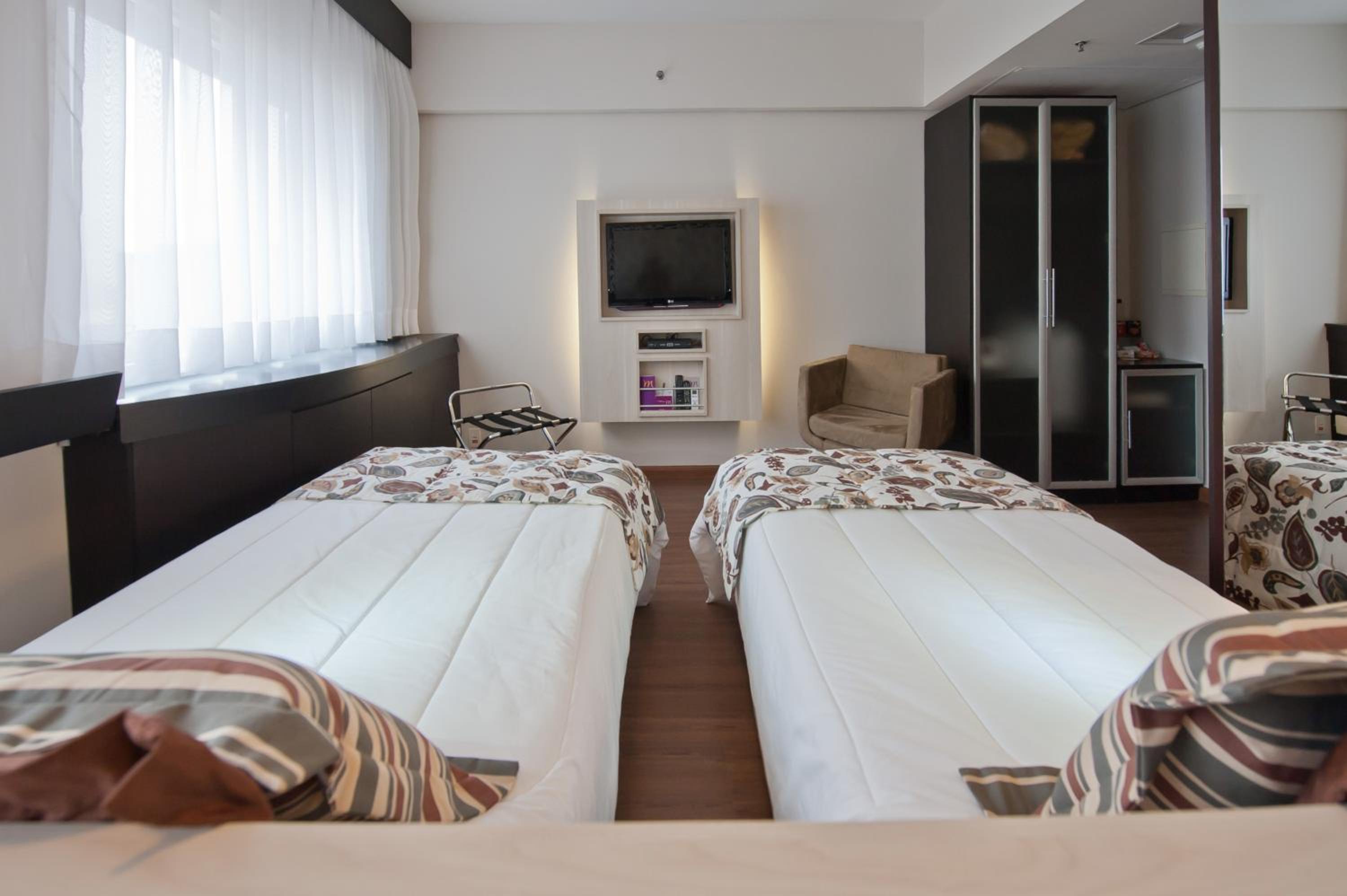Superior Apartment with Twin Beds - Photo 7