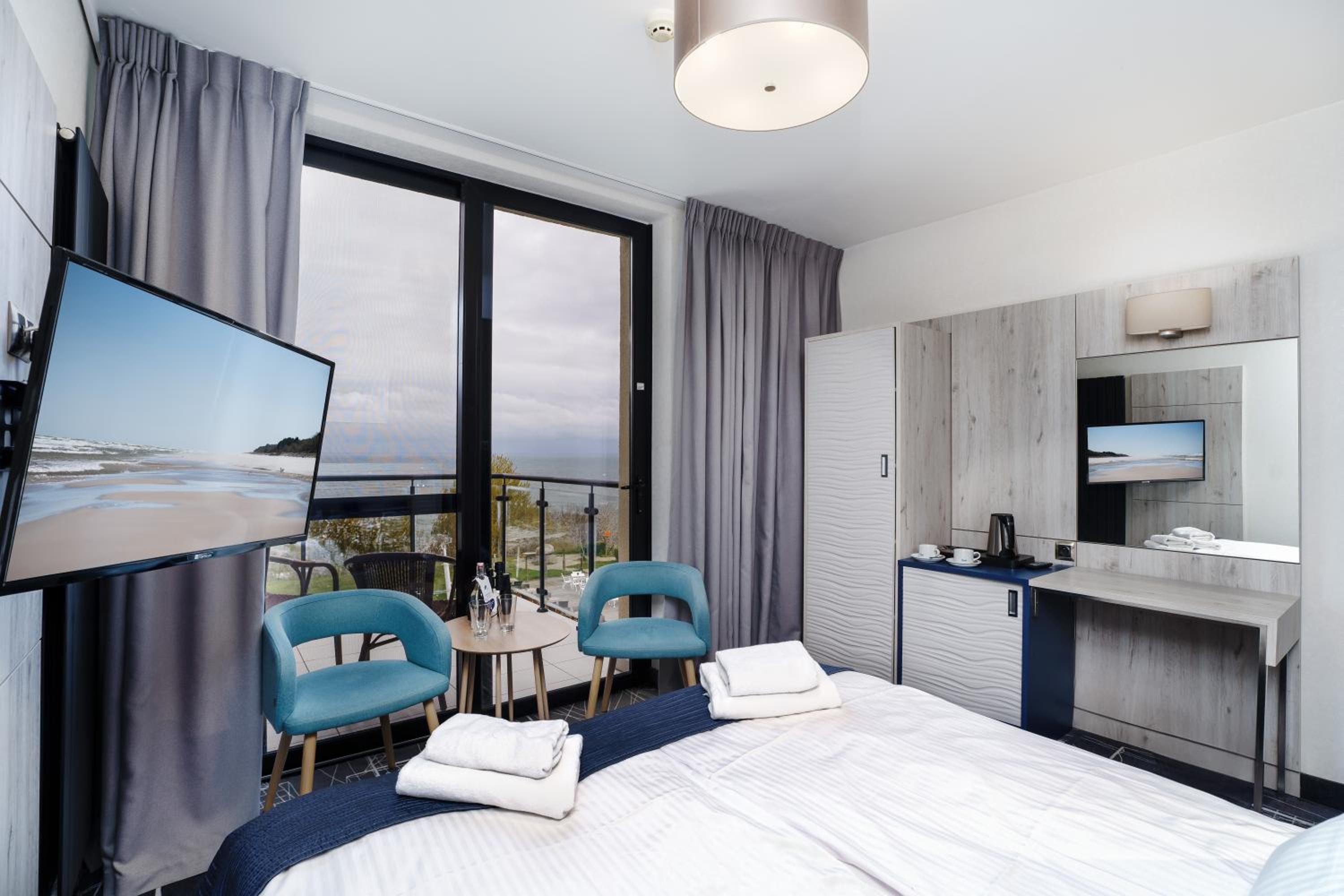 Double or Twin Room with Sea View