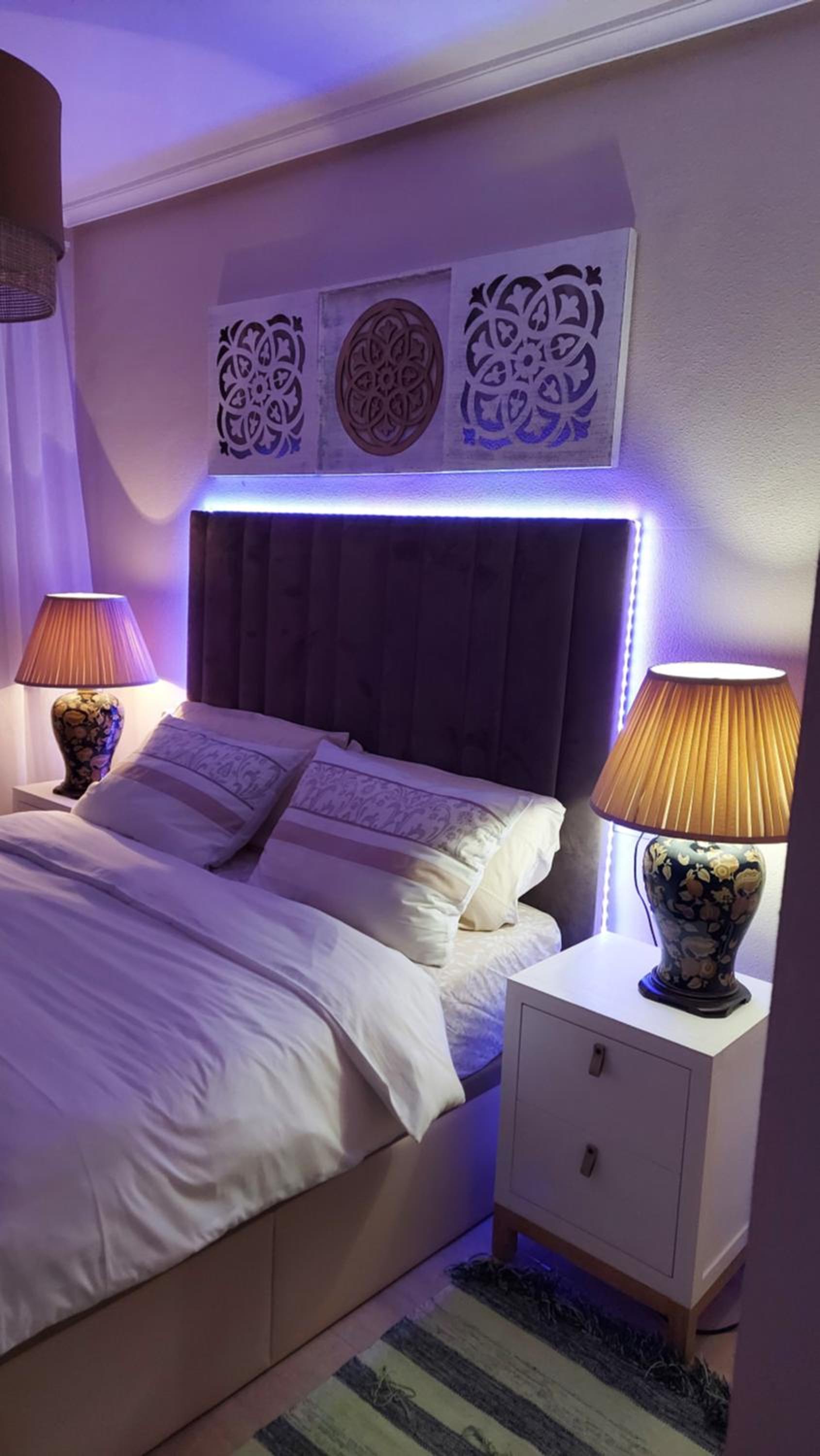 Apartamento de lujo de dos habitaciones con balcón