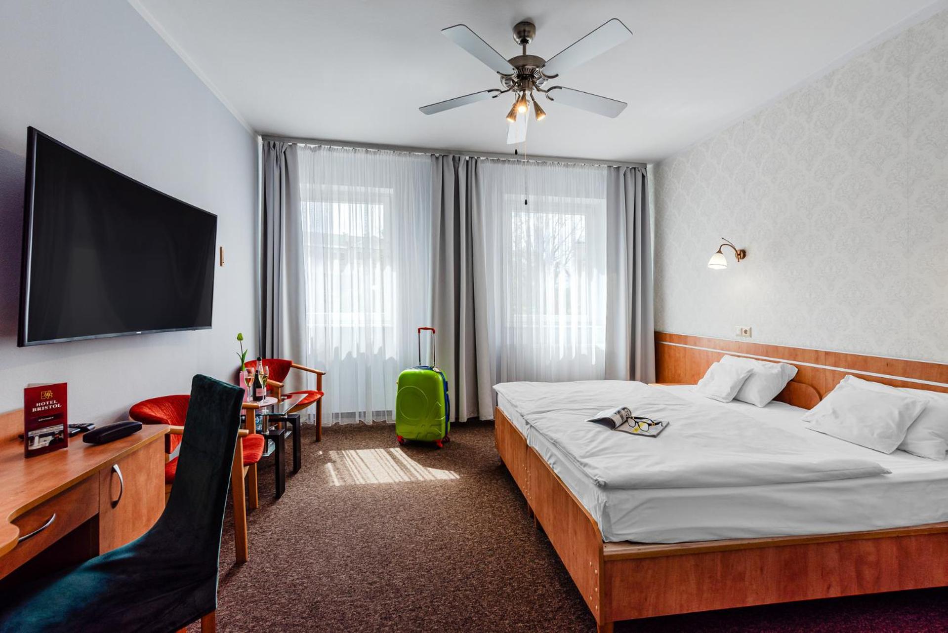 Double or Twin Room - Photo 7