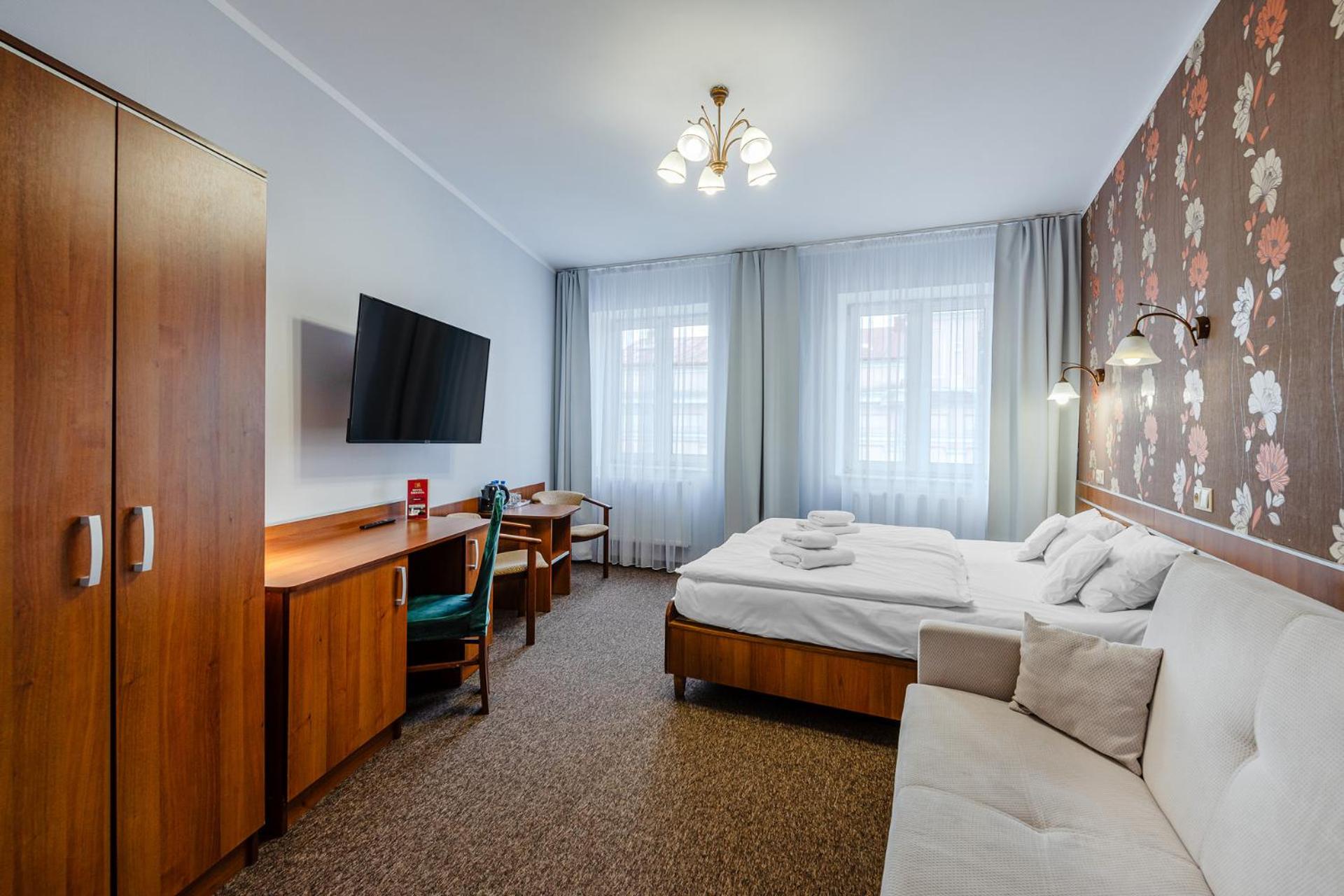 Double or Twin Room - Photo 4