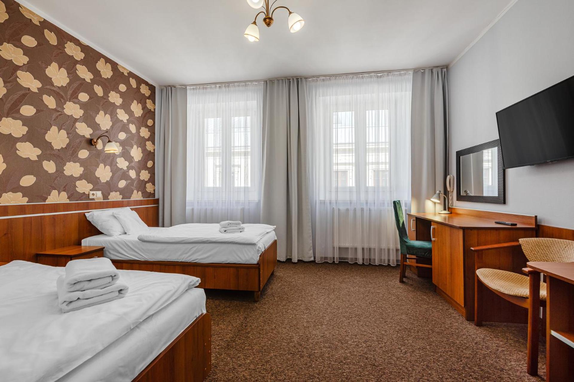Double or Twin Room - Photo 11