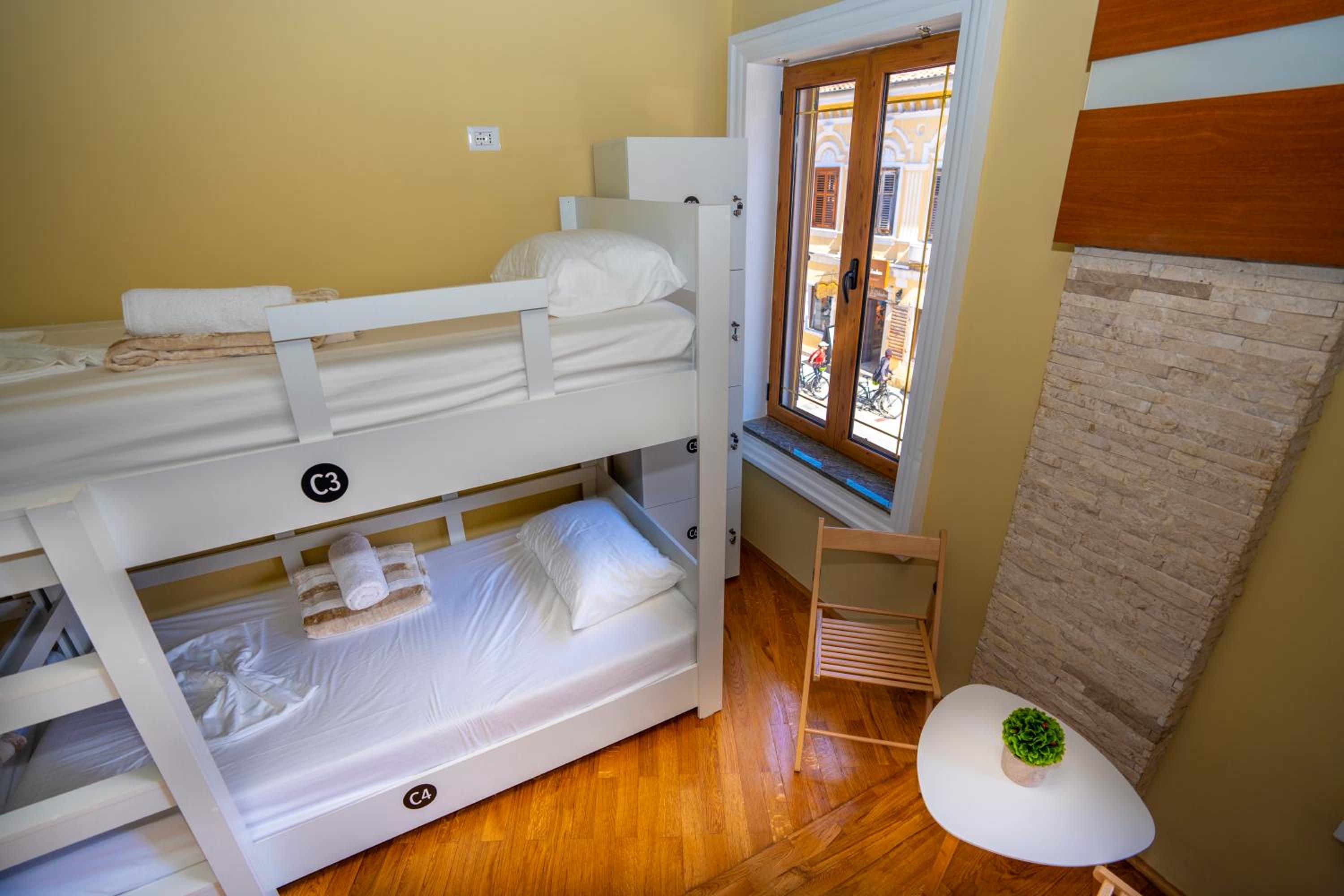 Bed In 8-Bed Mixed Dormitory Room photo 2