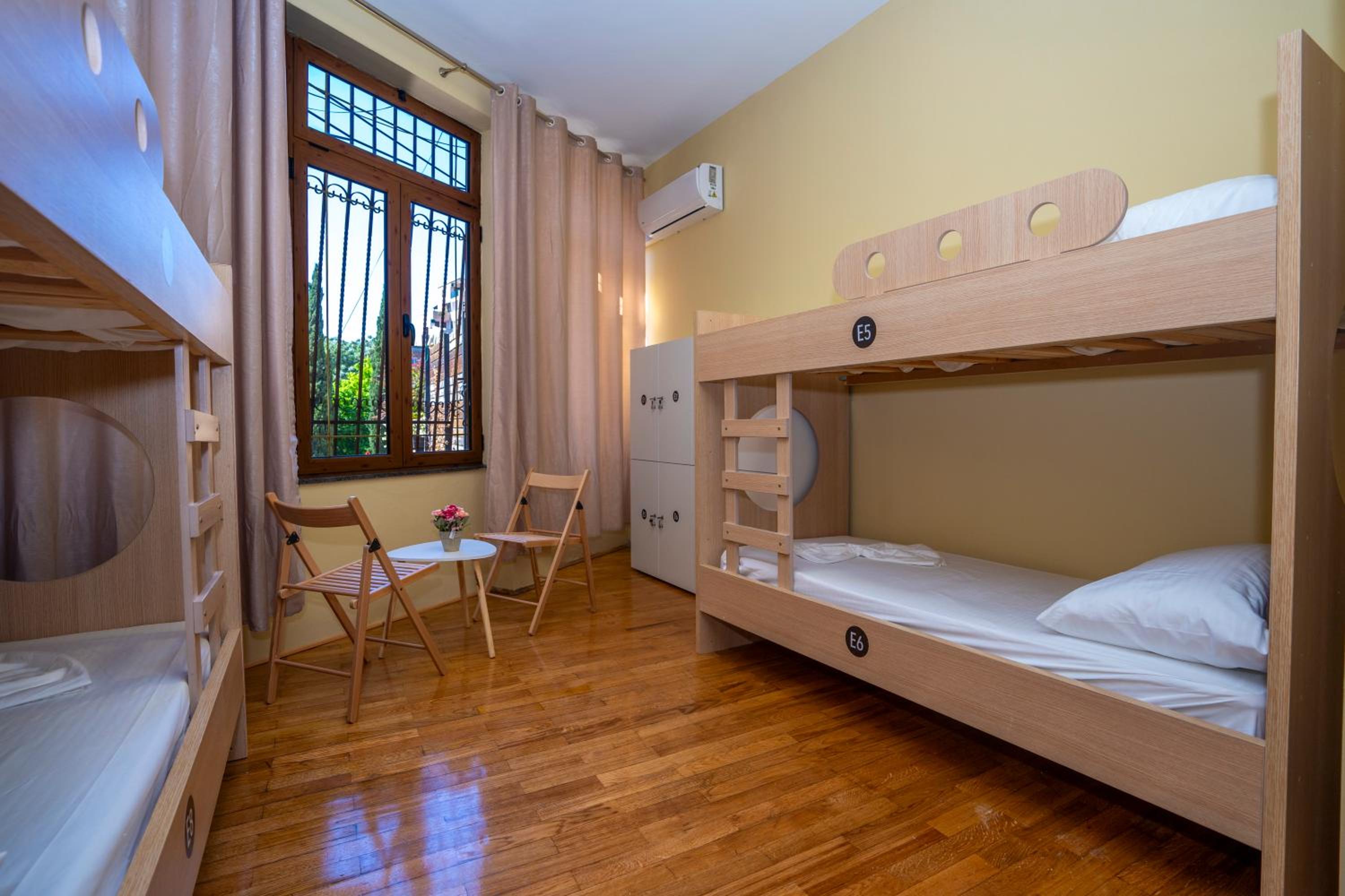 Bed In 8-Bed Mixed Dormitory Room photo 1