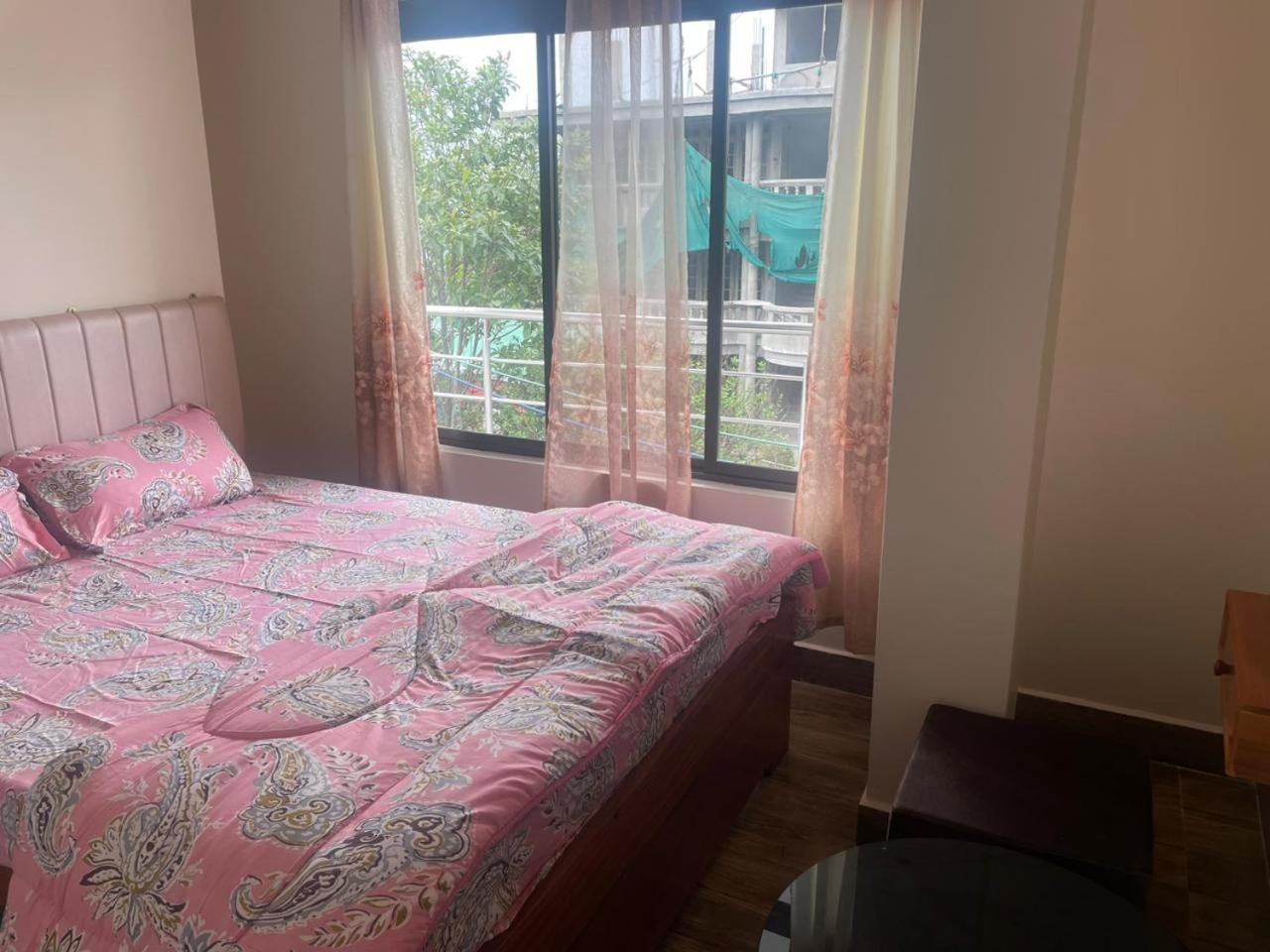 Family Room with Balcony photo 2