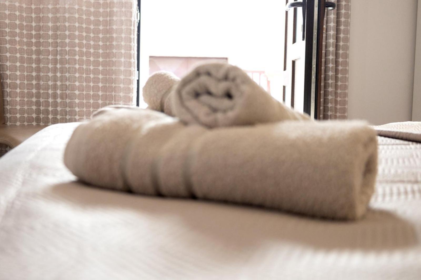 Double Room with Private Bathroom - Photo 4