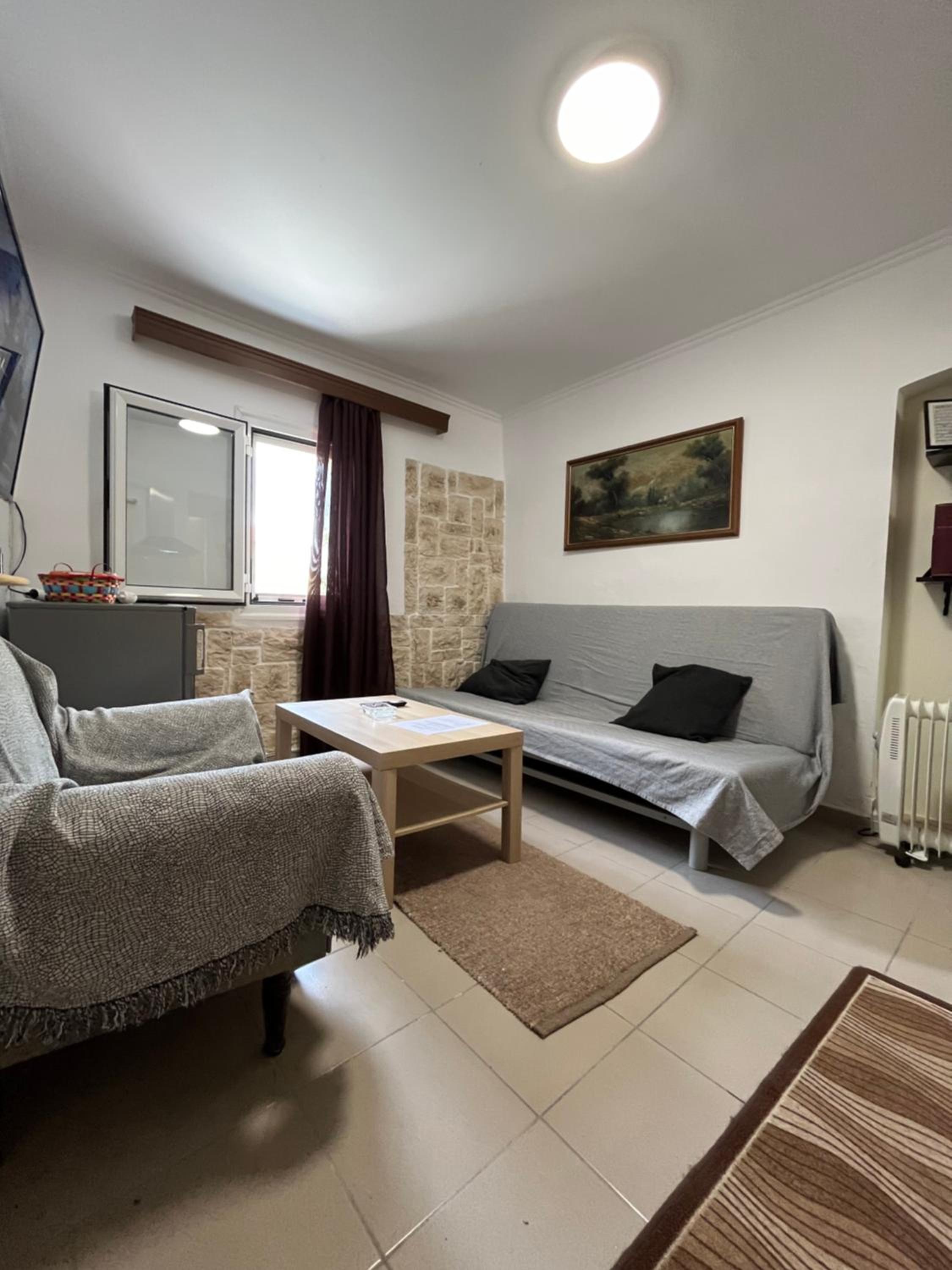 One-Bedroom House photo 1