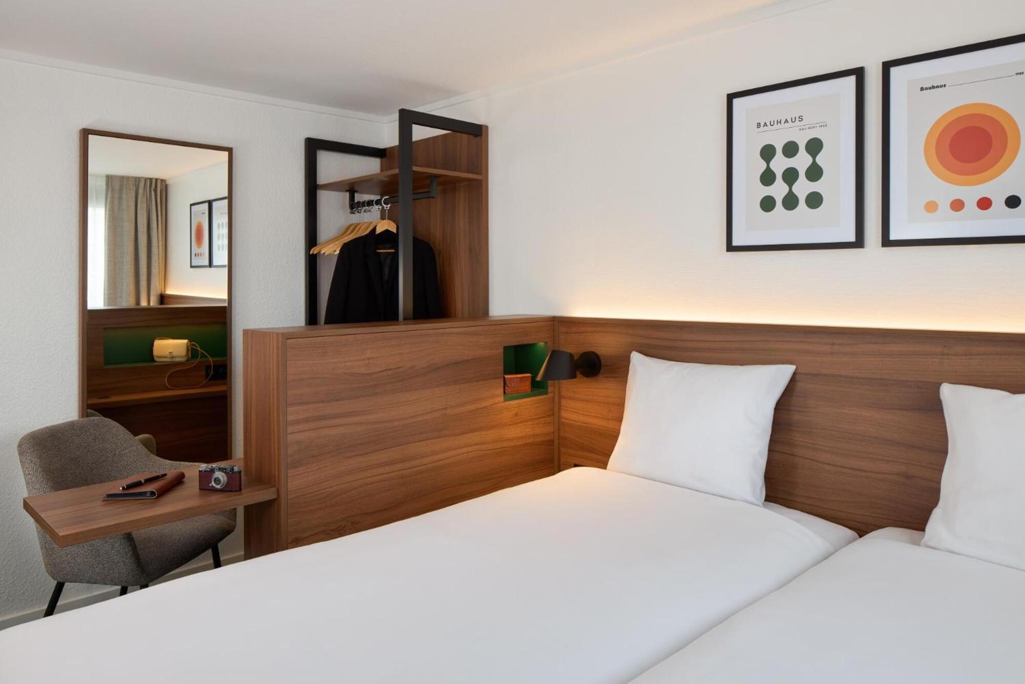Comfort Twin Room thumbnail 6