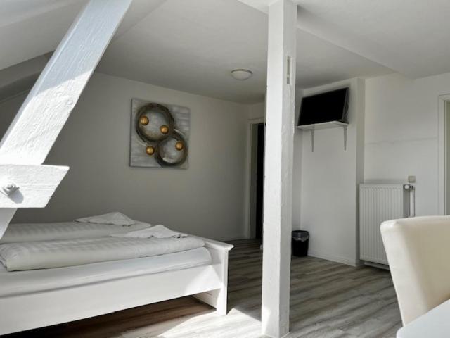 Double Room with Private Bathroom - Photo 1