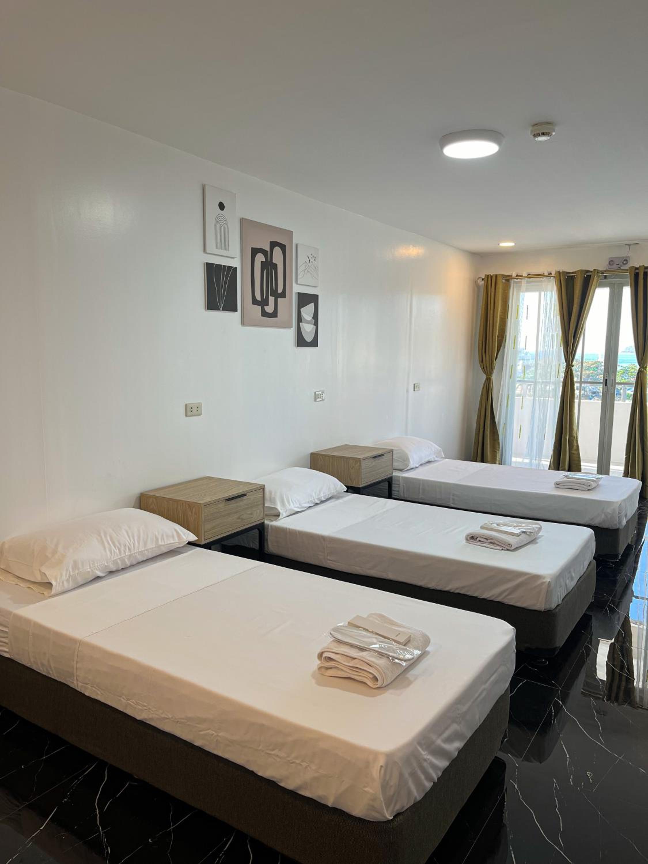 Triple Room with Shared Toilet