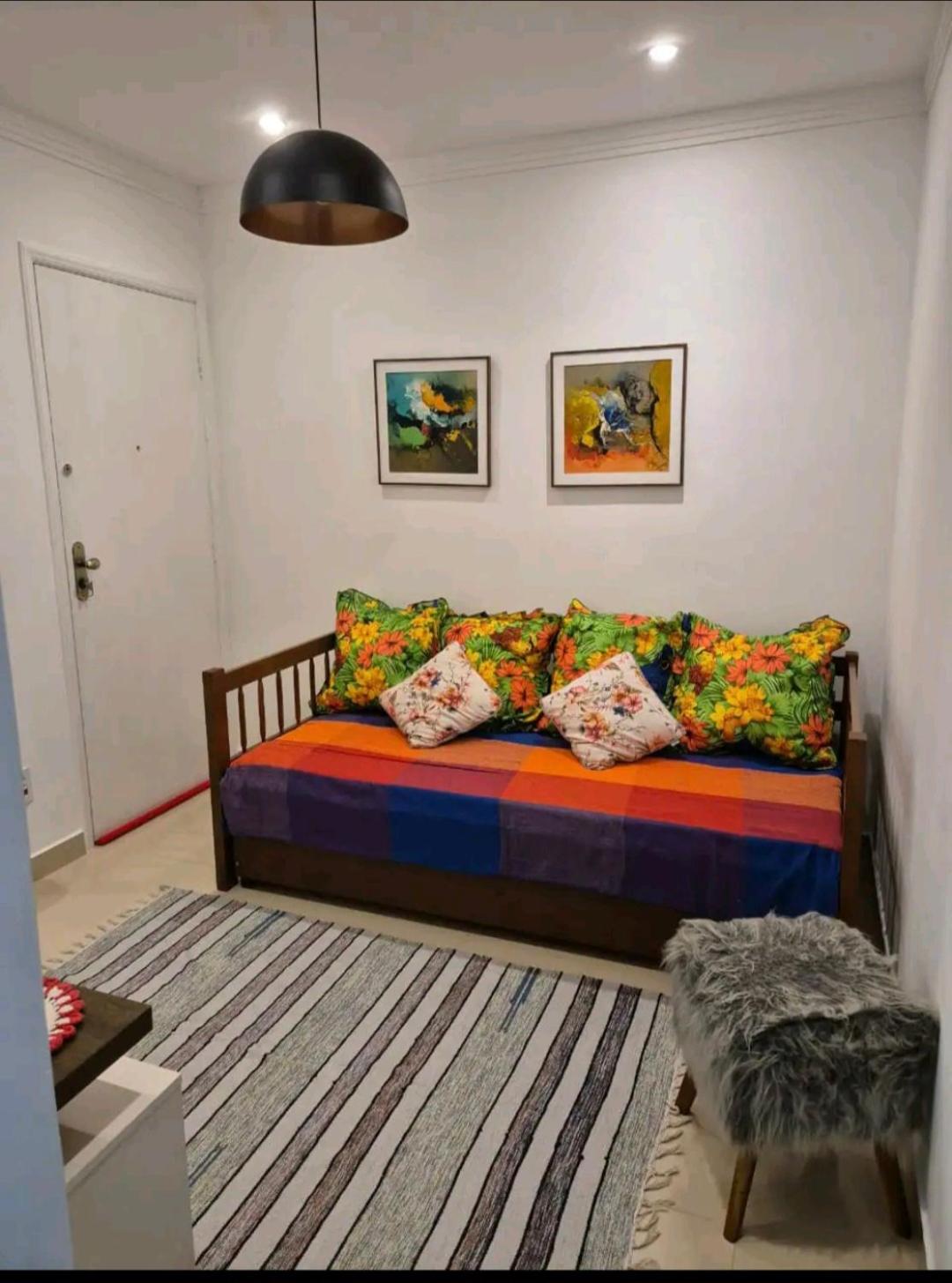 One-Bedroom Apartment photo 1