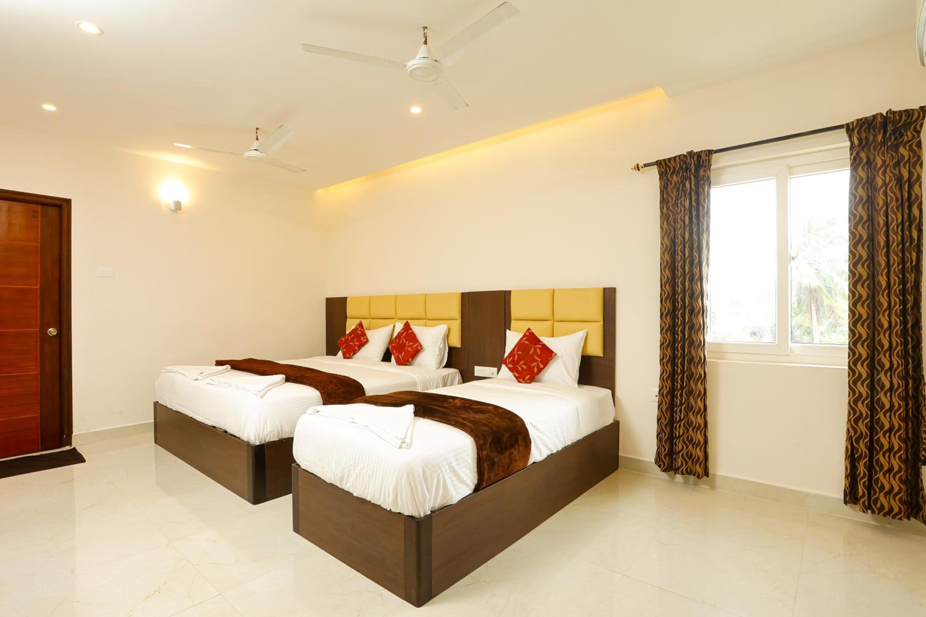 Deluxe Triple Room - Photo 1