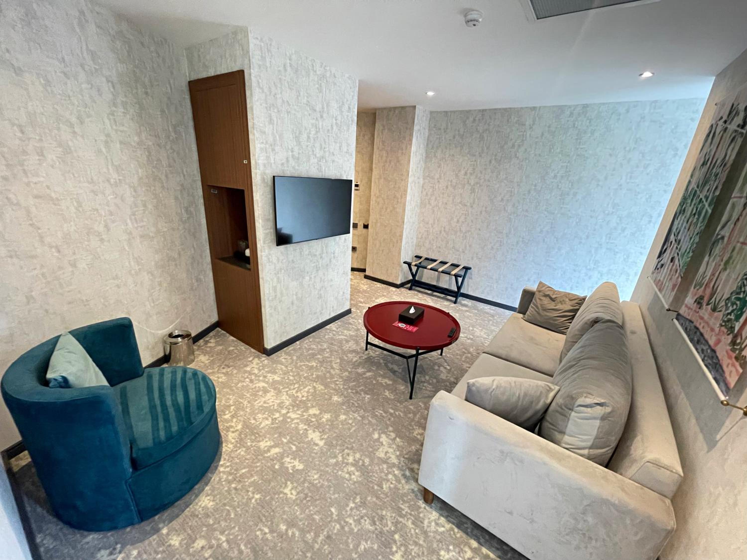Junior Suite with Mountain View photo 2