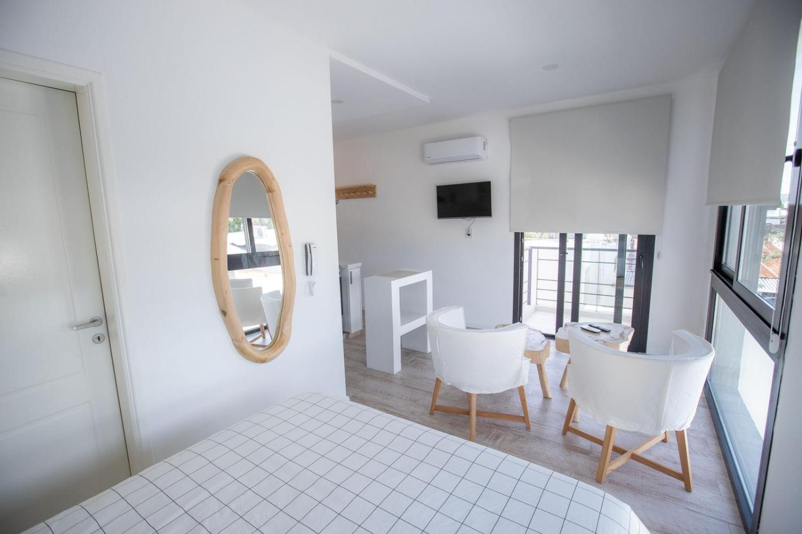 One-Bedroom Apartment photo 2