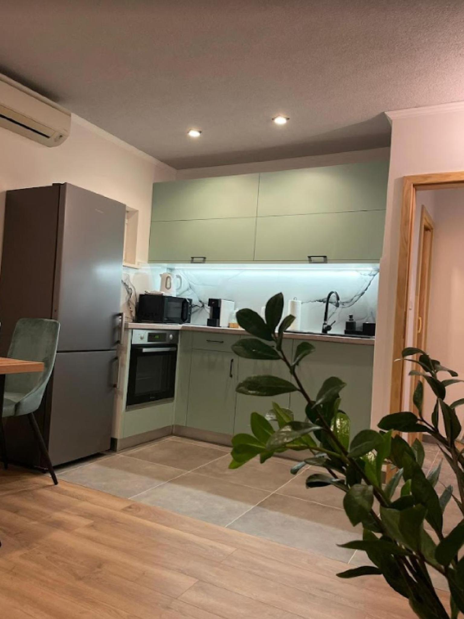 One Bedroom Apartment with Balcony - Photo 19