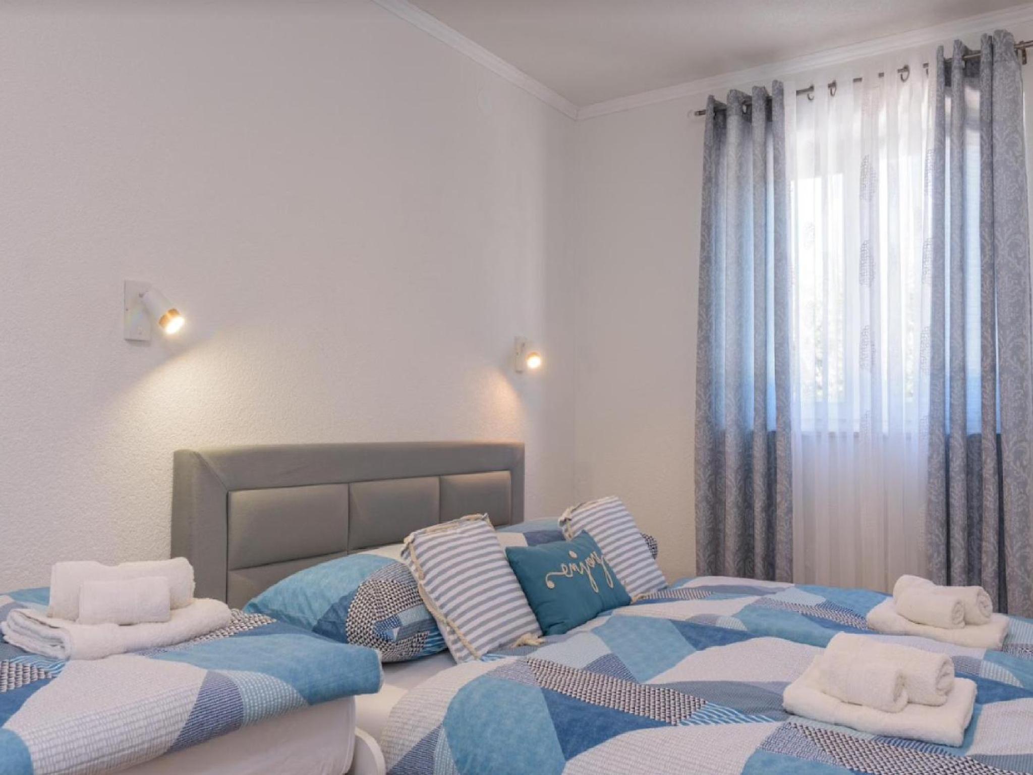 One Bedroom Apartment with Balcony - Photo 9