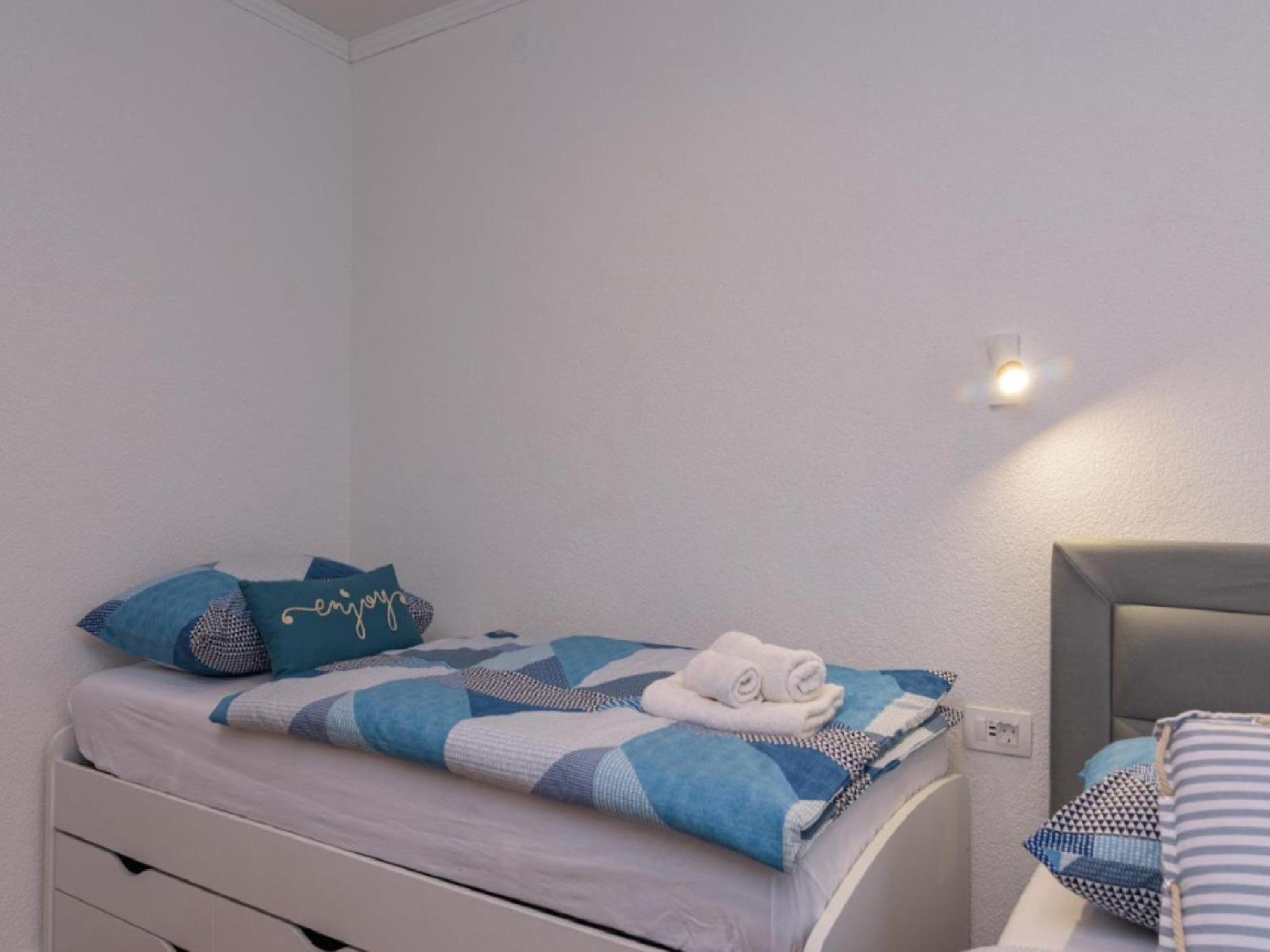 One Bedroom Apartment with Balcony - Photo 6