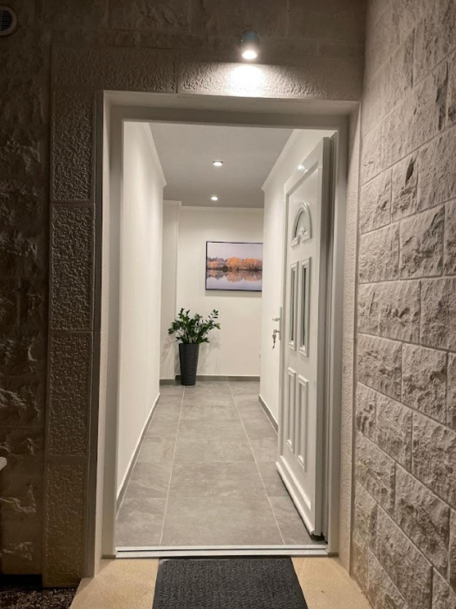One Bedroom Apartment with Balcony - Photo 18
