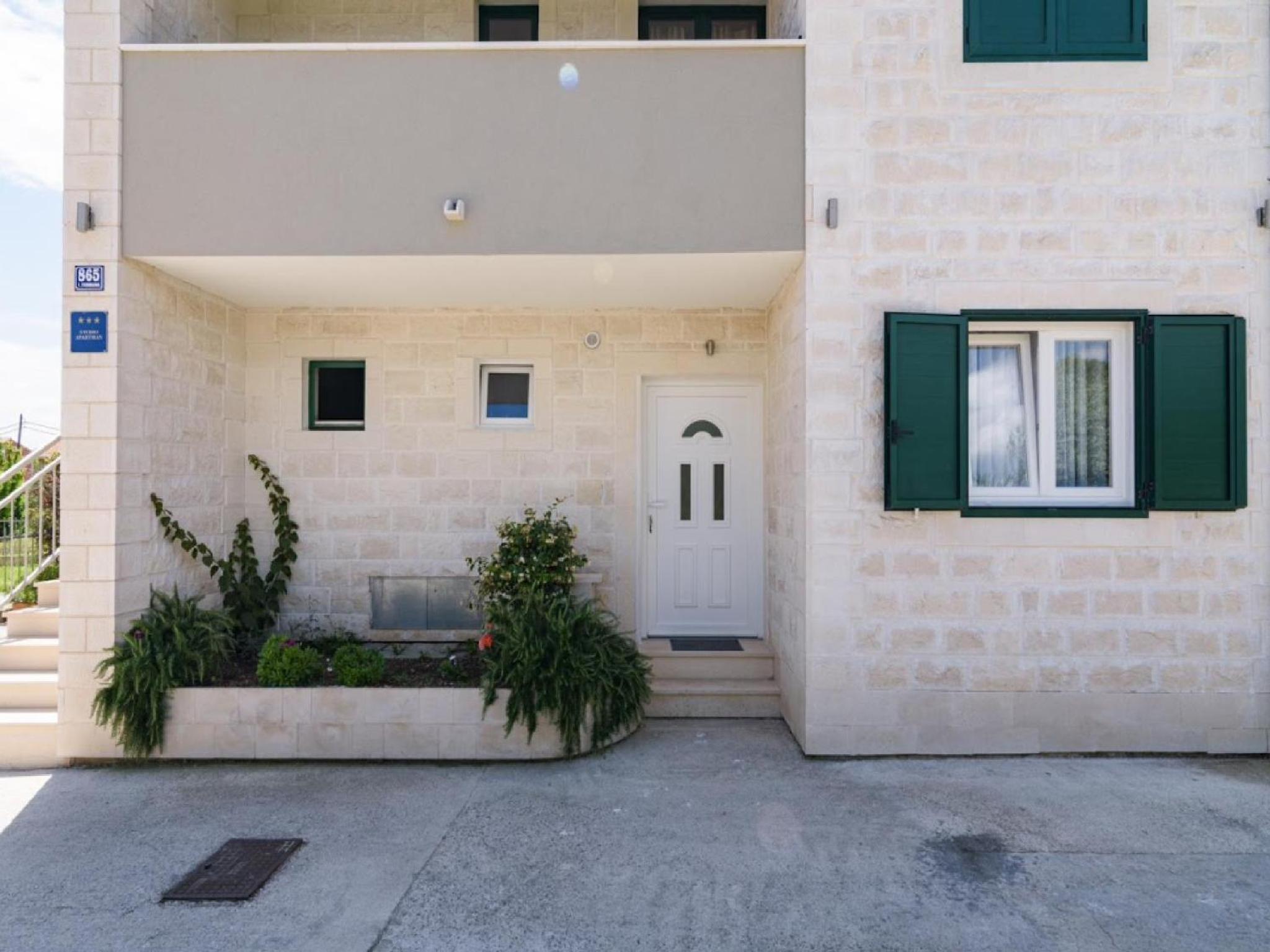 One Bedroom Apartment with Balcony - Photo 16