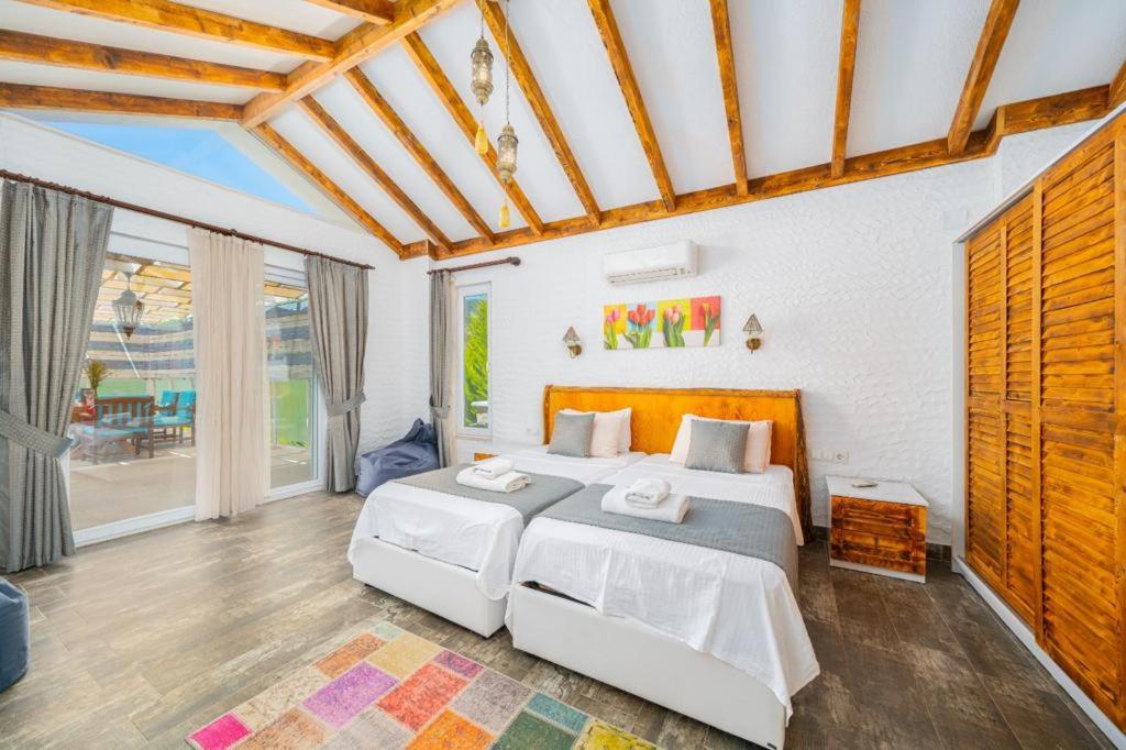 Three-Bedroom Villa photo 2