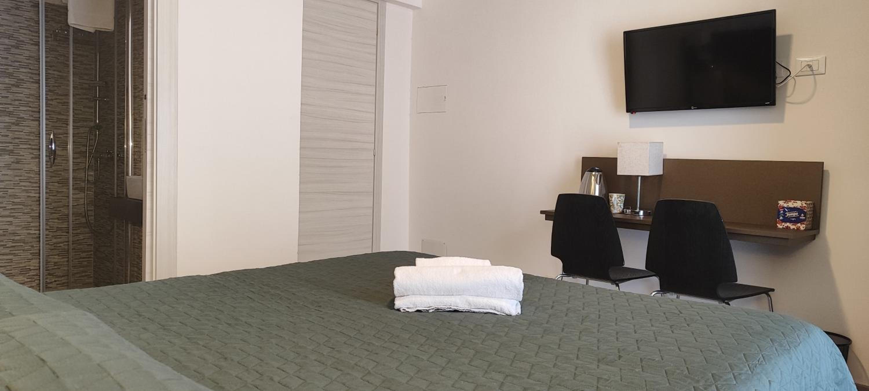 Double Room - Disability Access photo 2