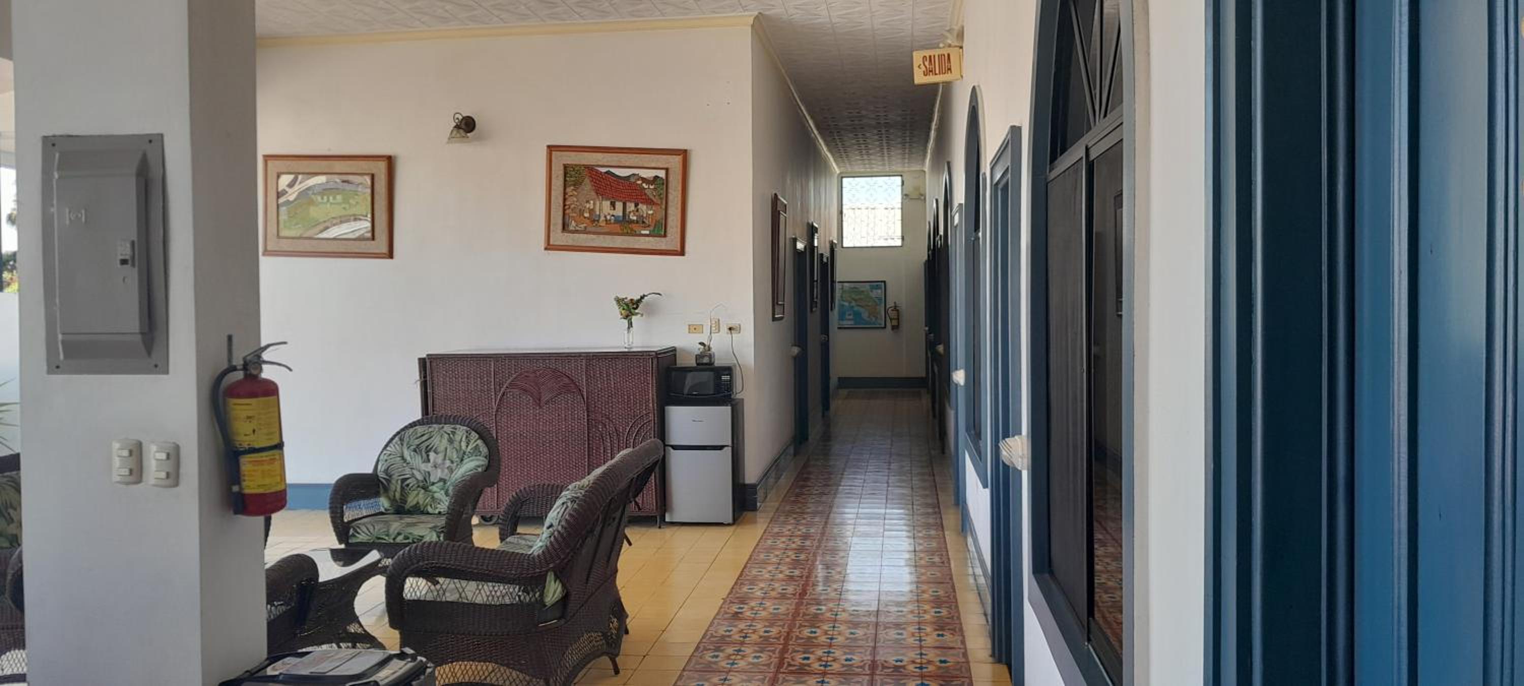 Deluxe Queen Suite