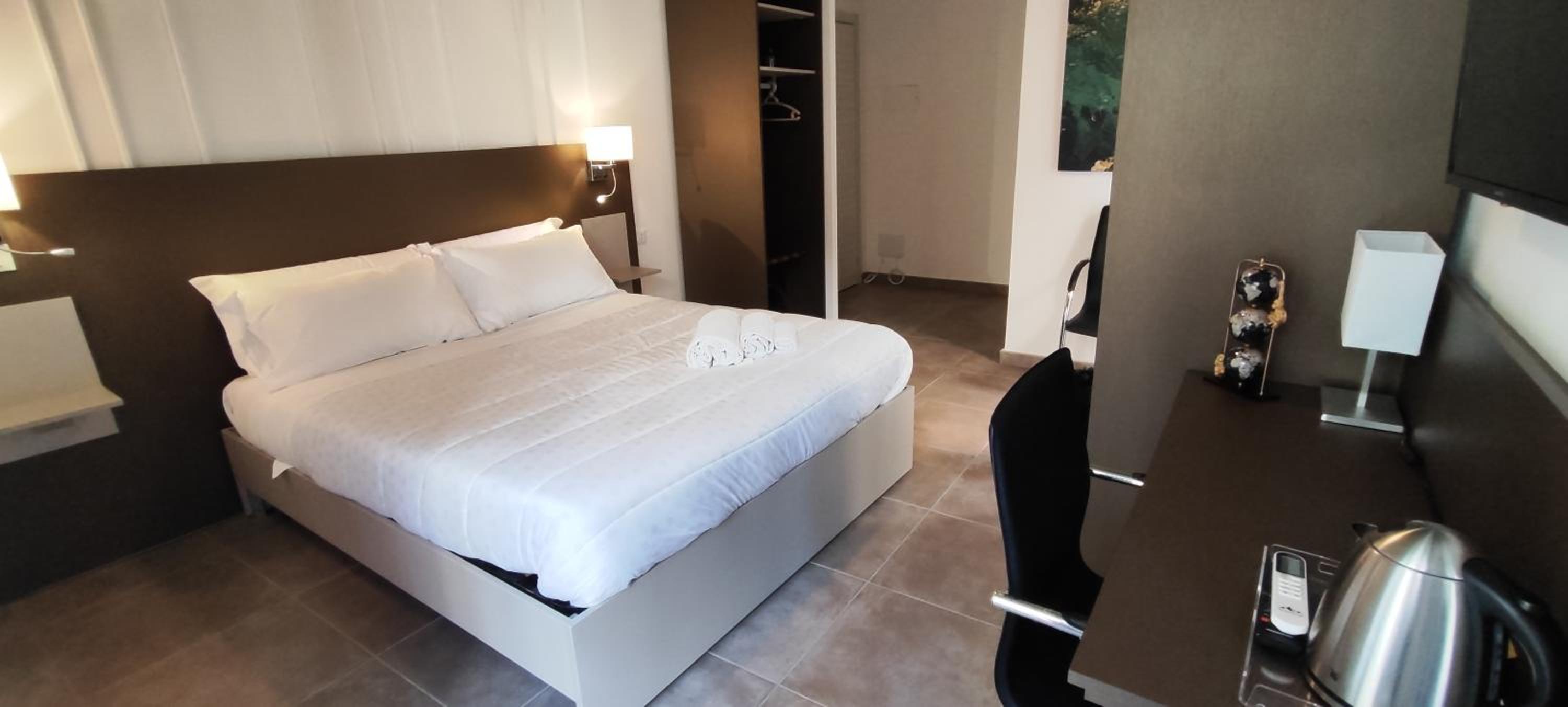 Deluxe Double Room photo 2