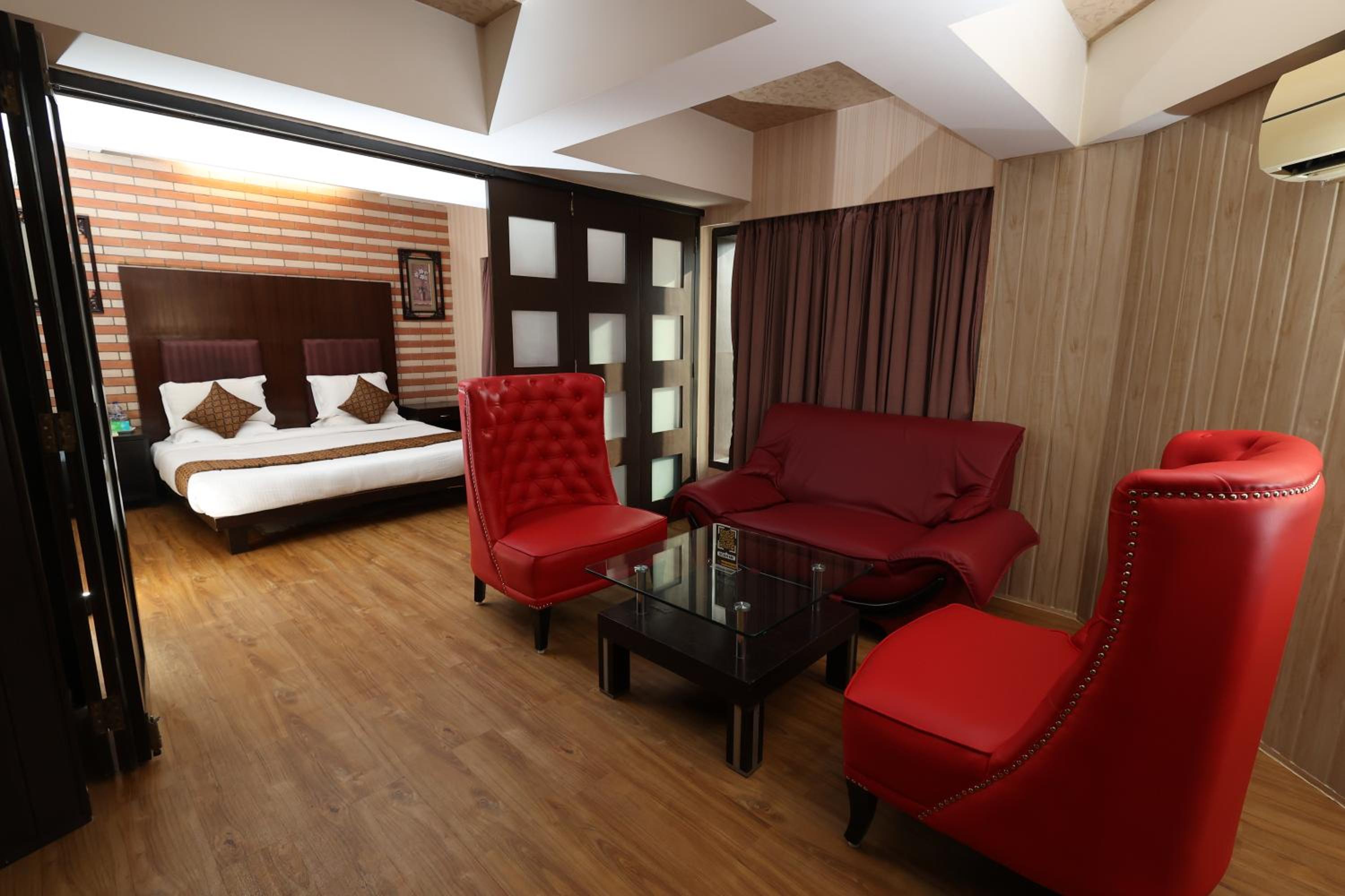 Deluxe Suite