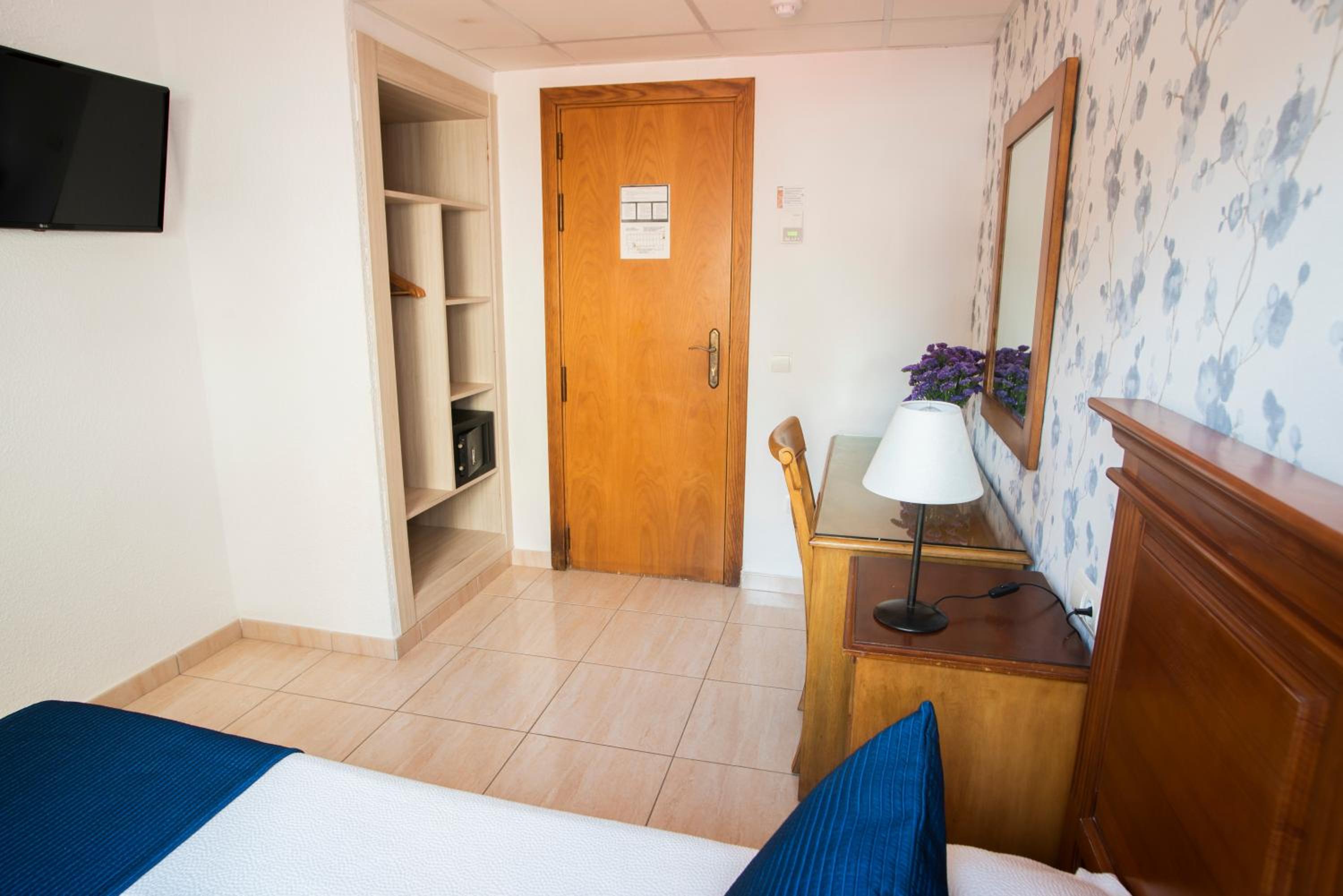 Single Room photo 3