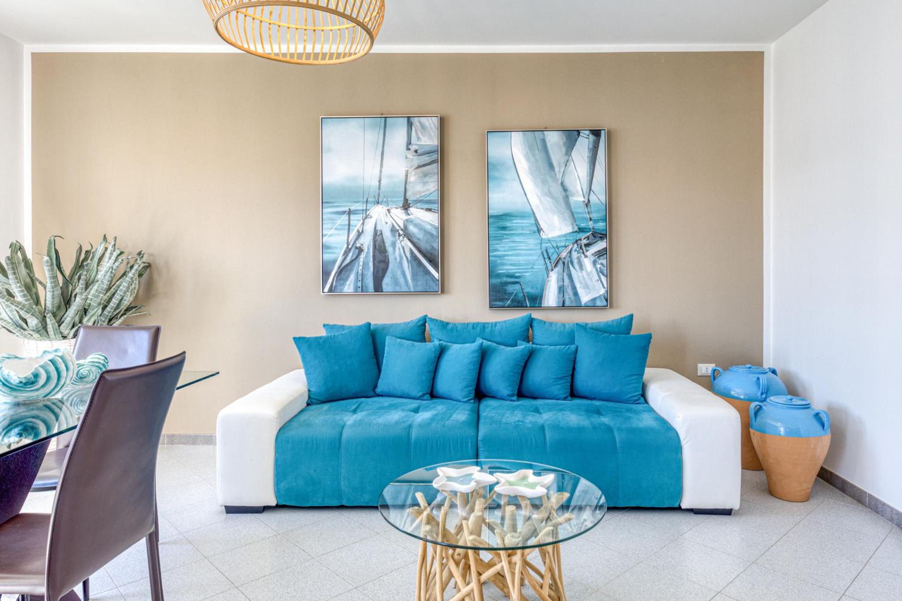 Two-Bedroom Deluxe Apartment with Balcony photo 1