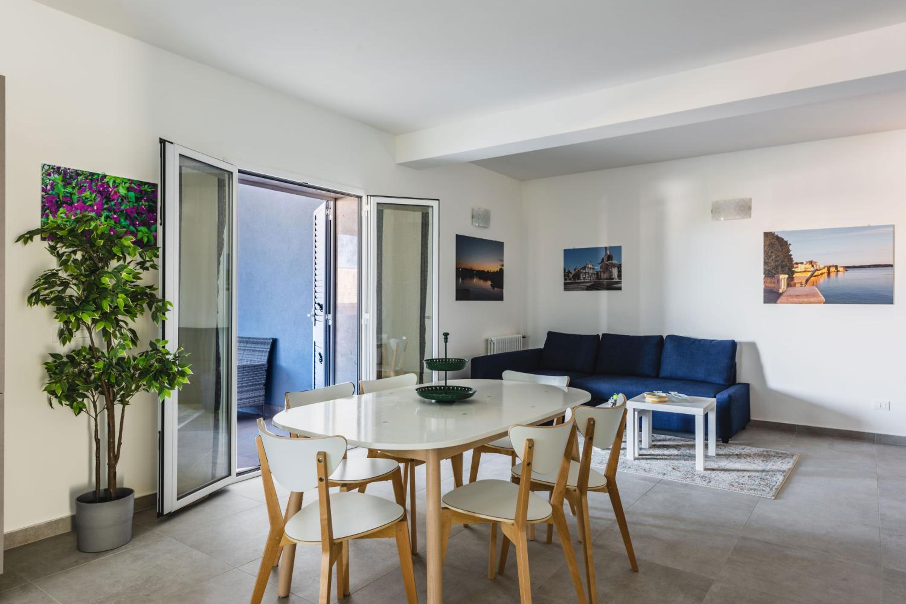 Apartment with Terrace photo 2