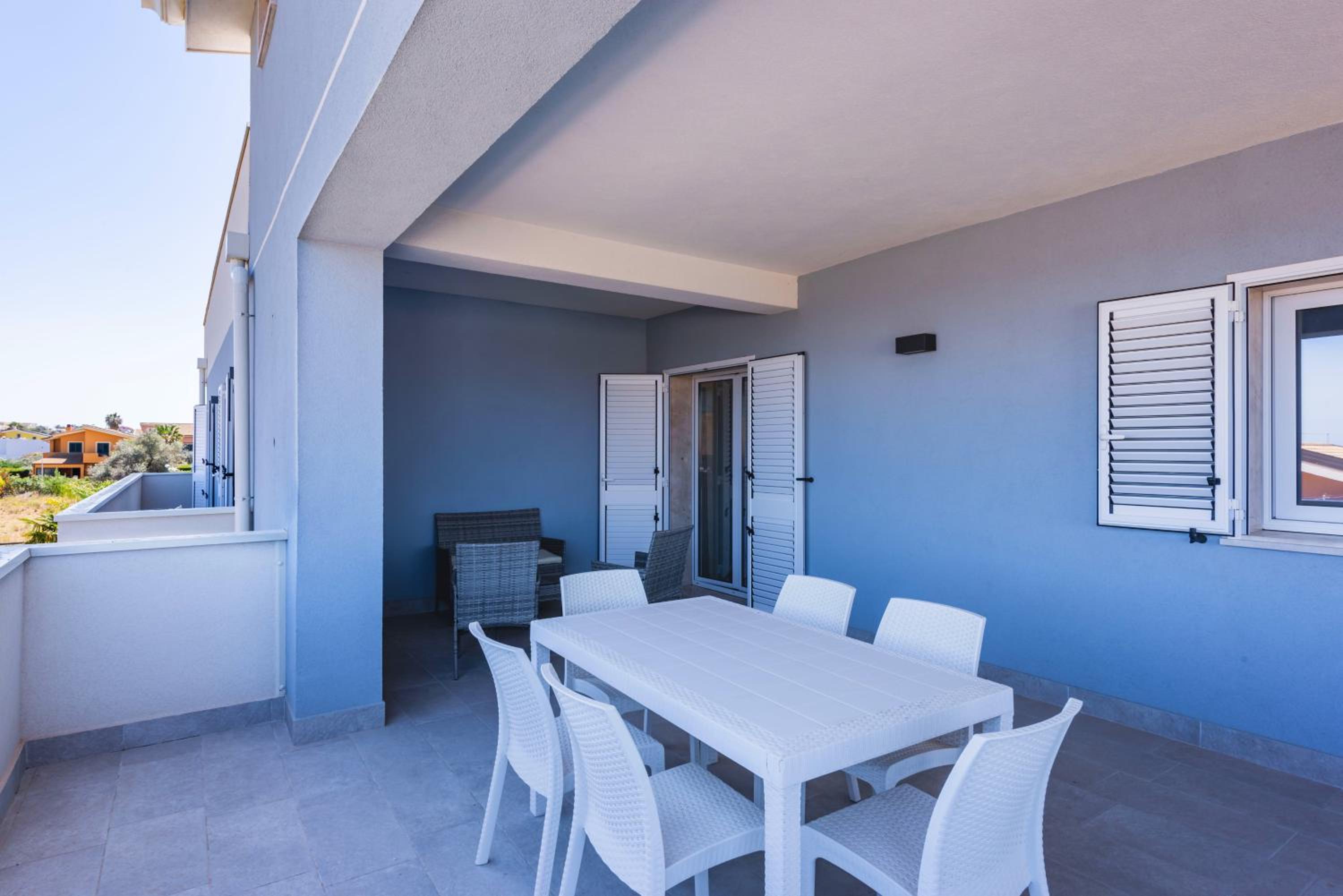 Apartment with Terrace photo 3