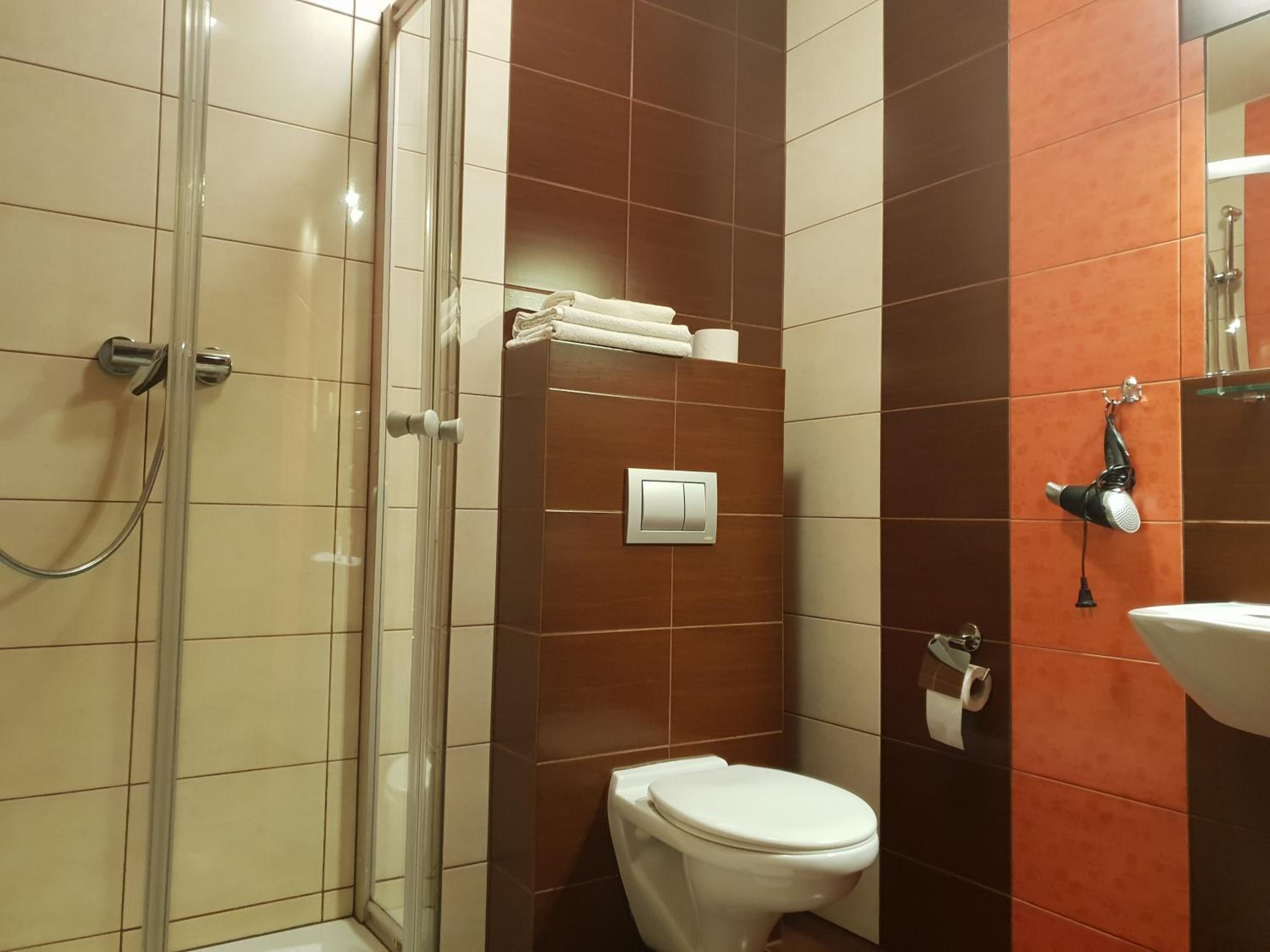 Triple Room with Private Bathroom photo 2
