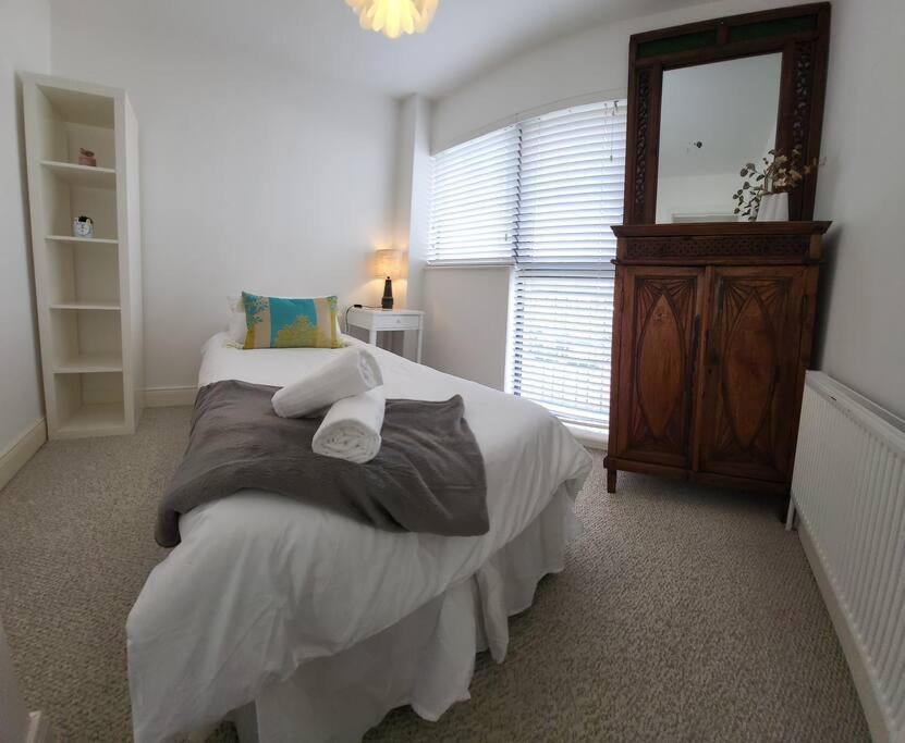 Four-Bedroom House photo 1