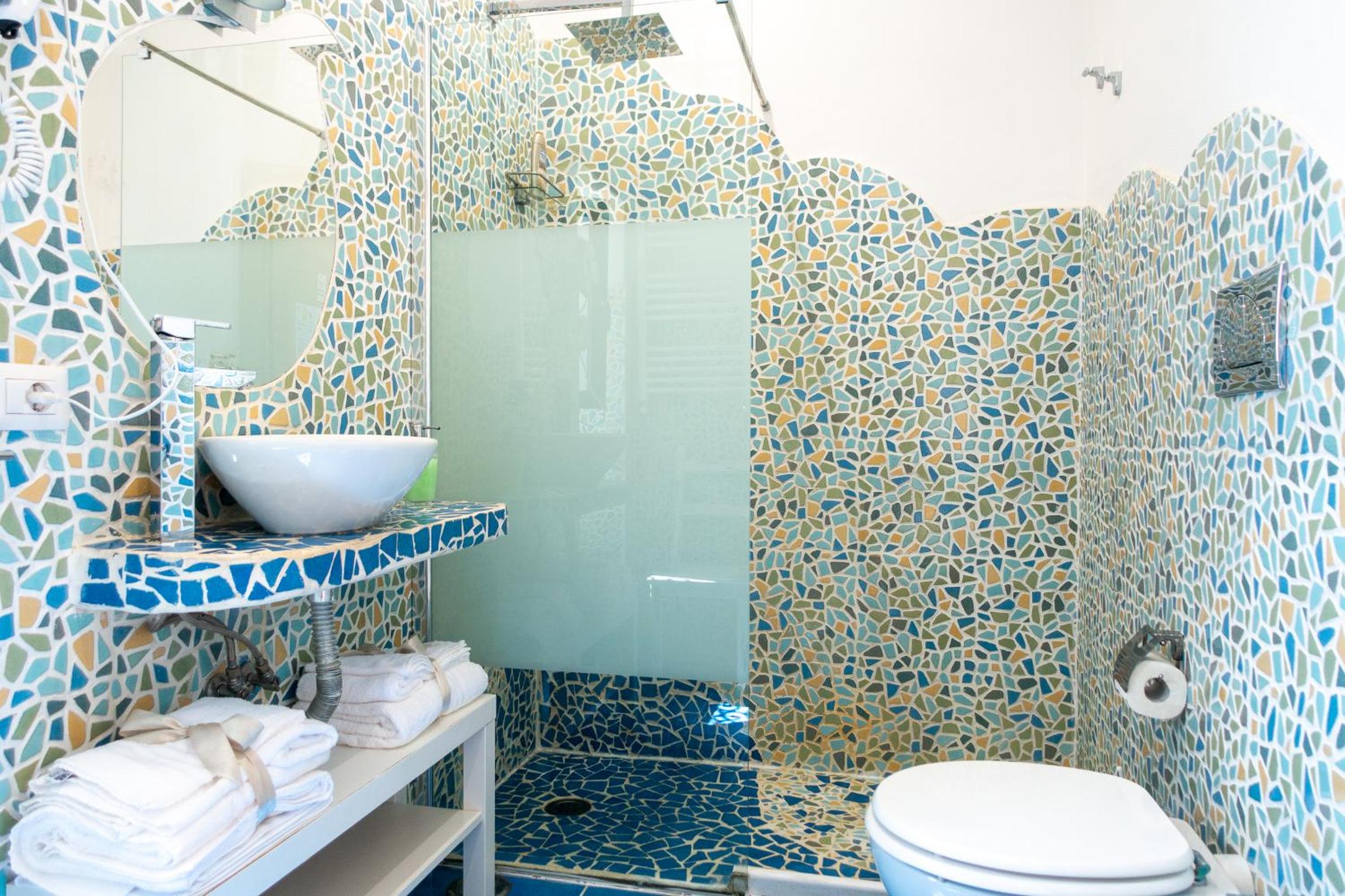 Triple Room with Private Bathroom - Photo 8