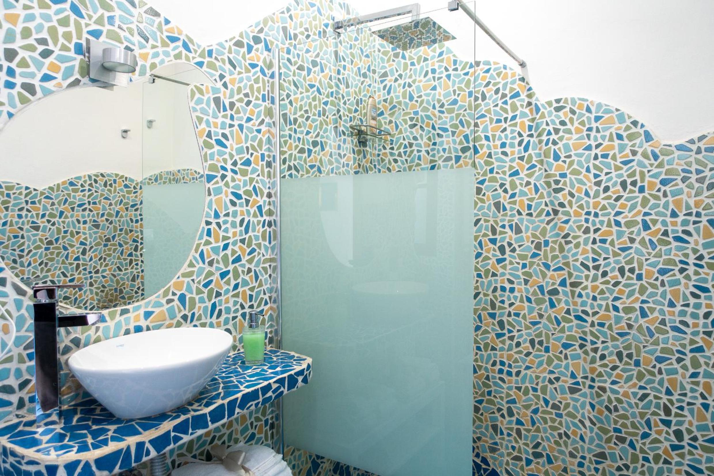 Triple Room with Private Bathroom - Photo 5