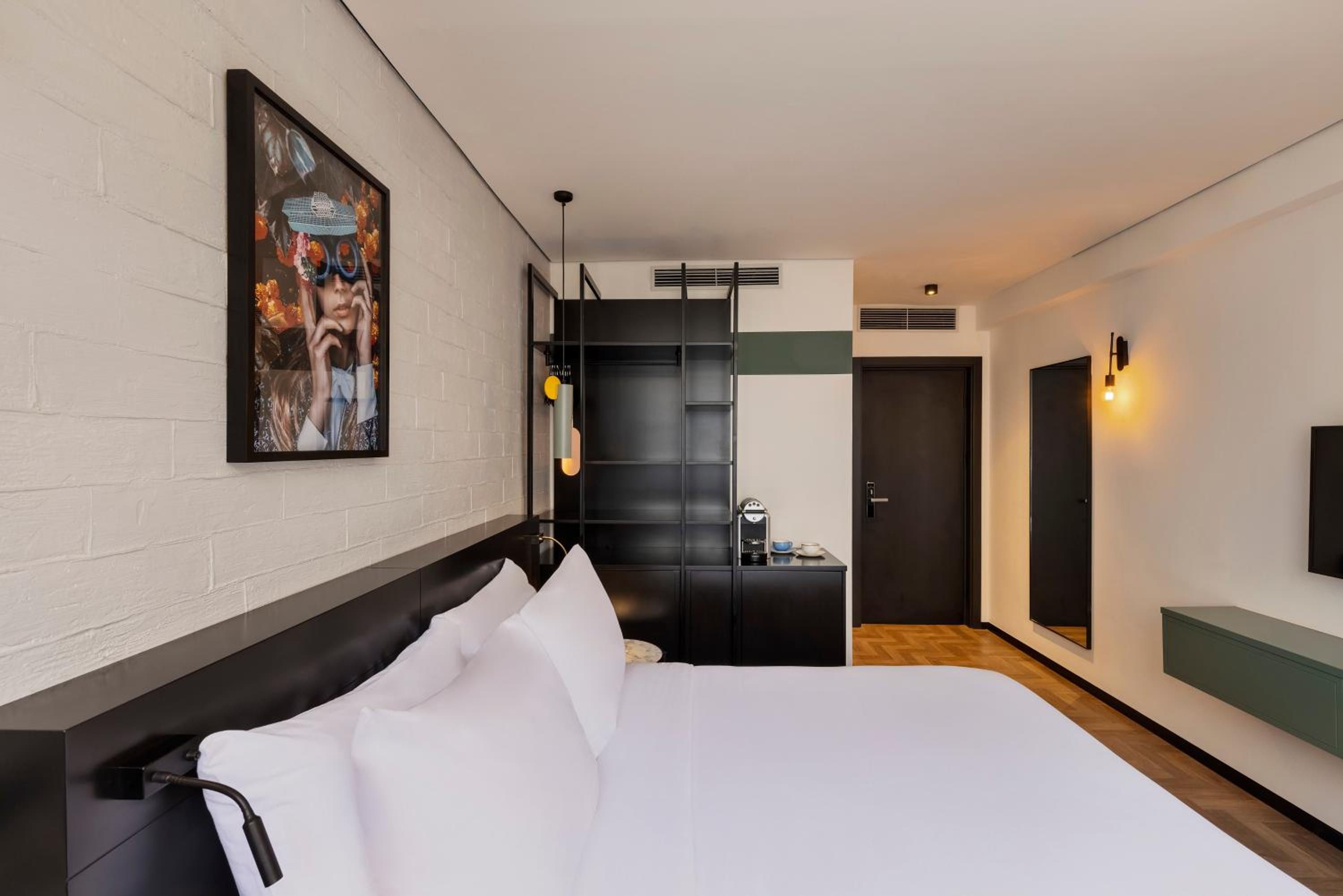 Deluxe Double Room - Photo 18