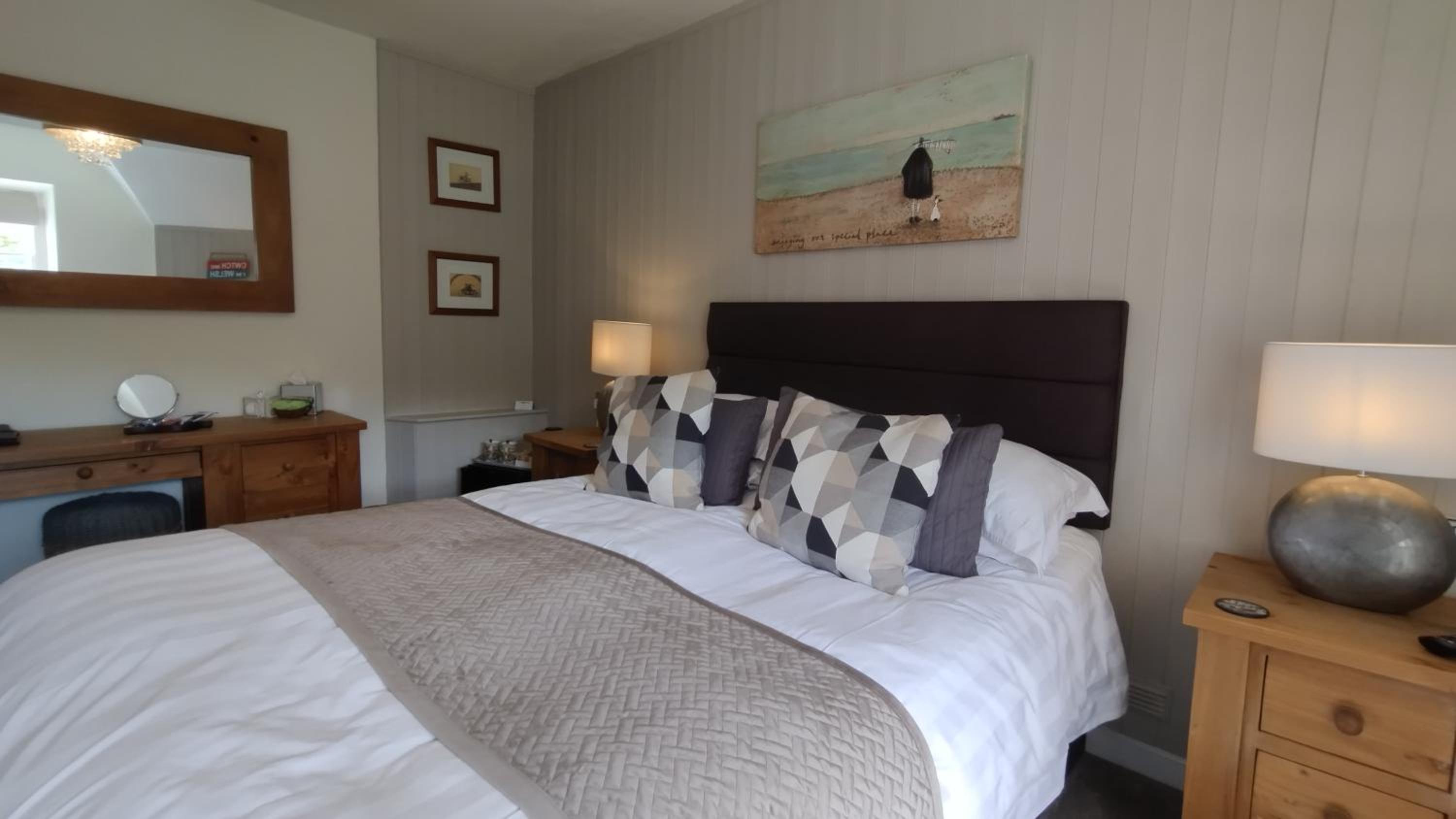King Room with Mountain View photo 2