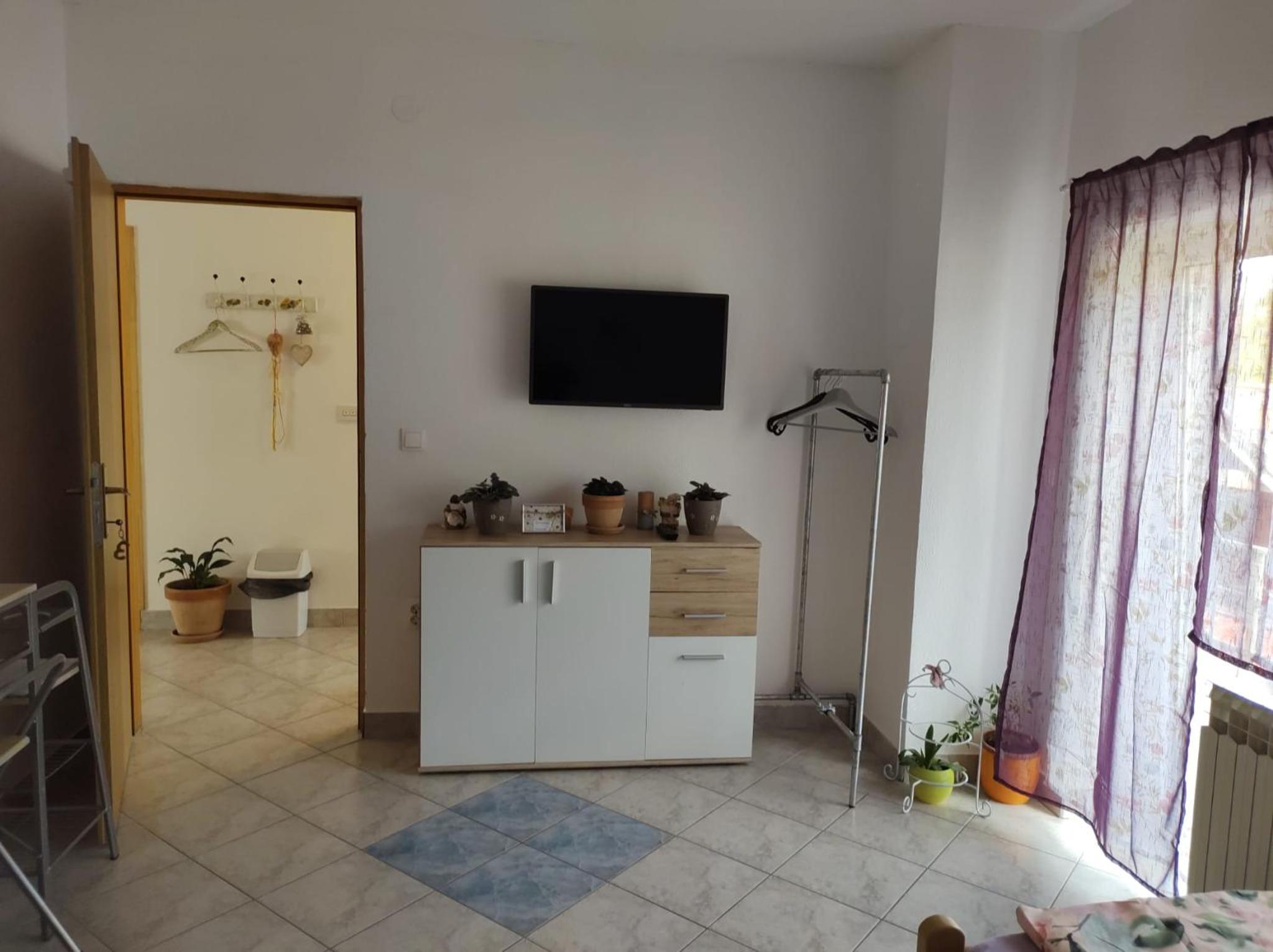 Twin Room with Private External Bathroom - Photo 9
