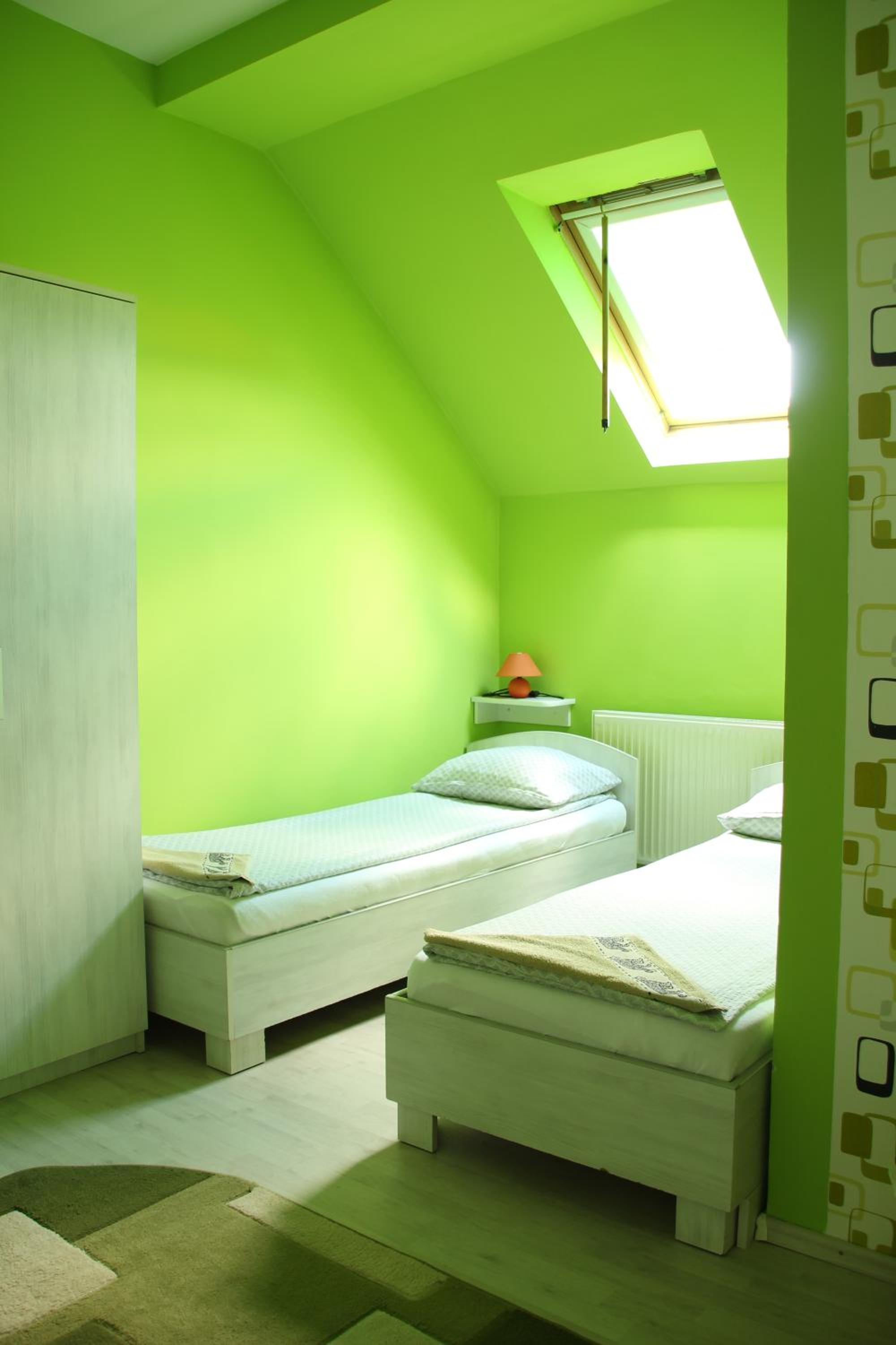 Double Room with Two Double Beds - Photo 3