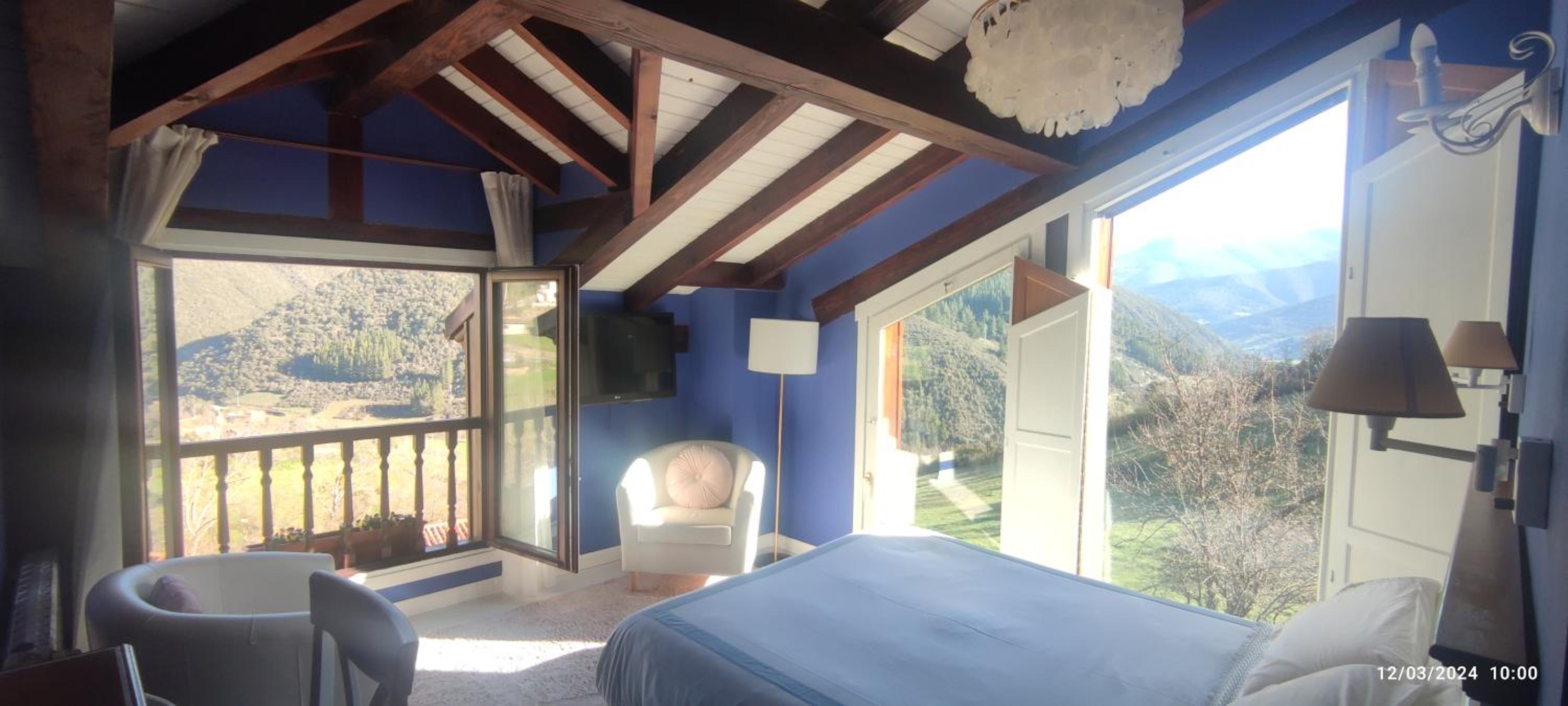 Double Room with Mountain View photo 2