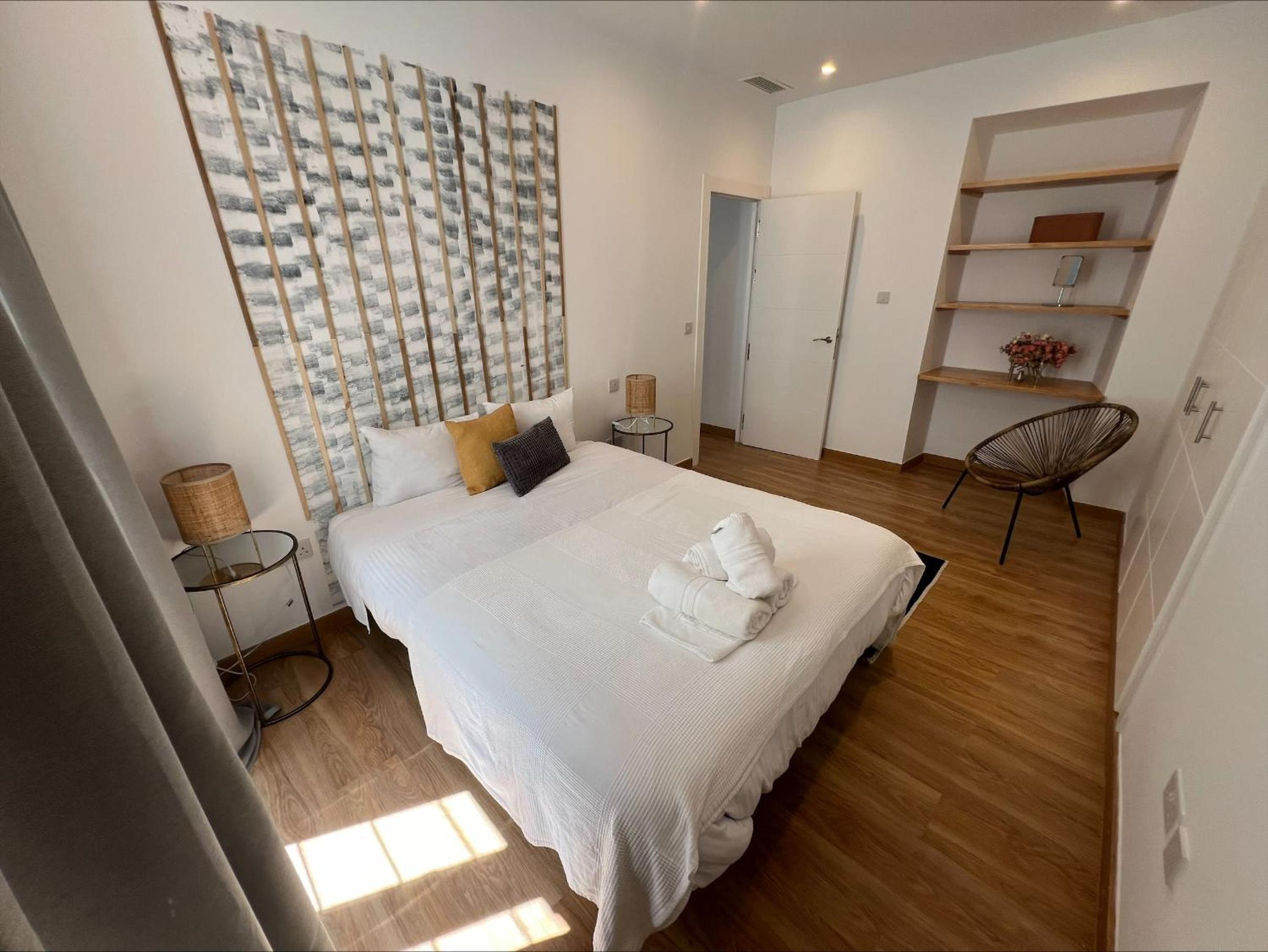 Apartment photo 2