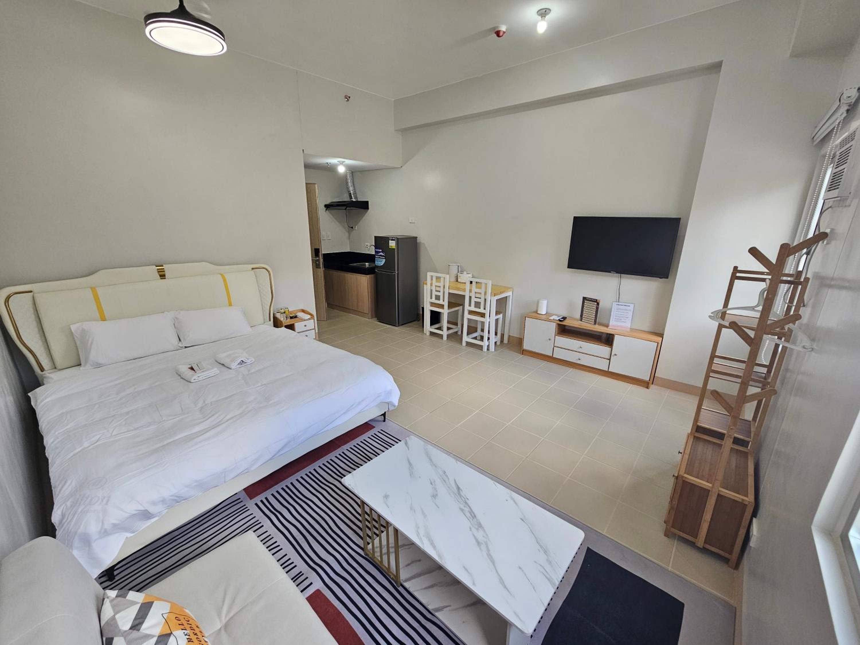Studio Apartment with King Bed photo 1