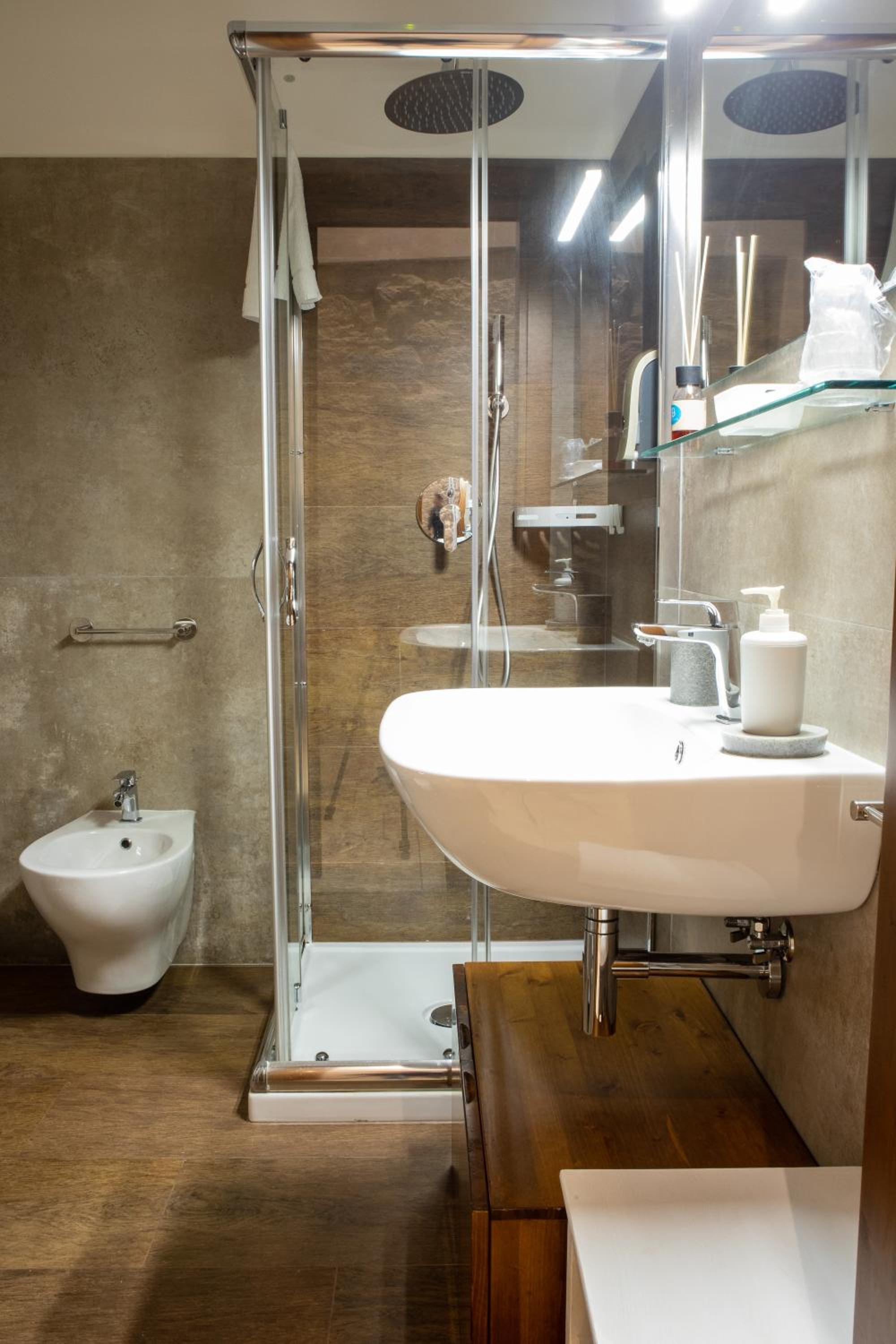 Double or Twin Room with Balcony photo 2